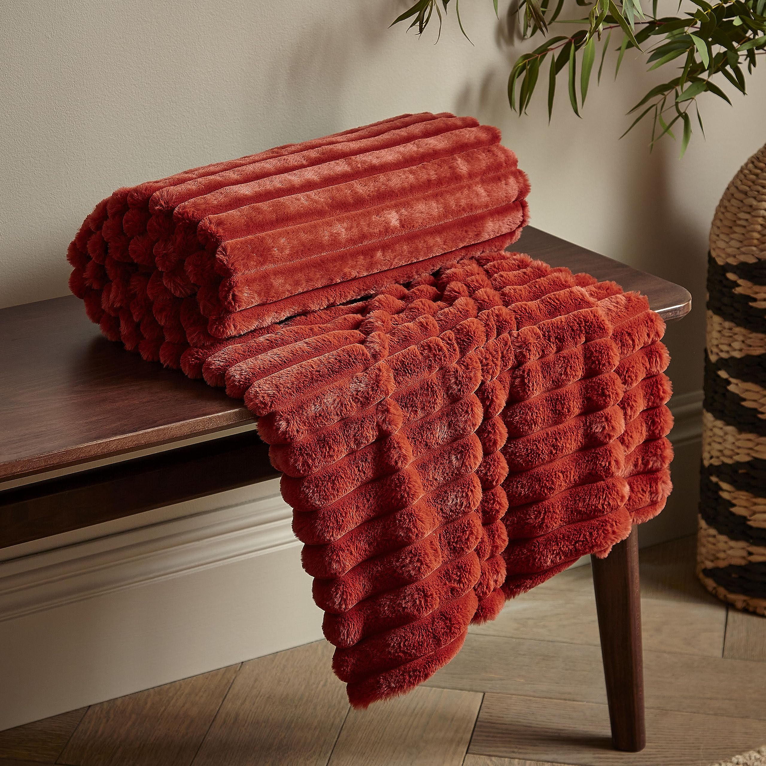 Catherine Lansfield Cosy Ribbed Faux Fur 130x170cm Blanket Throw Burnt Orange — image 1