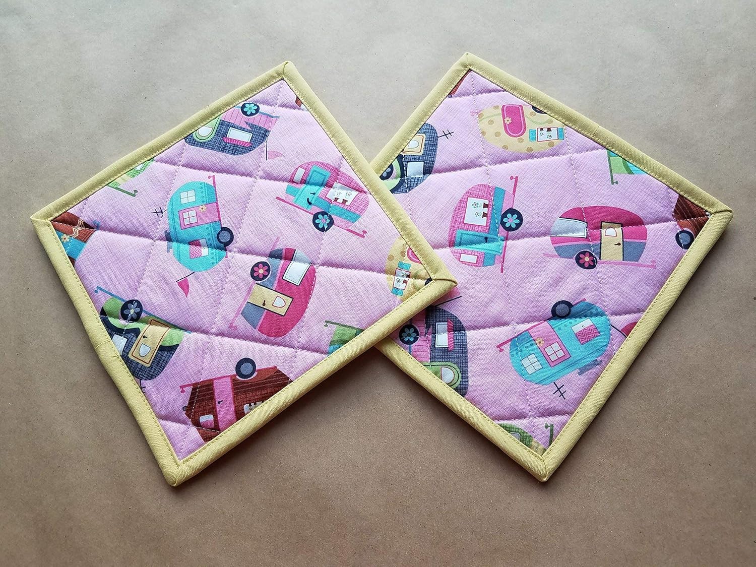 Amazon Com Retro Camper Potholders Set Of 2 Insulated Trivets