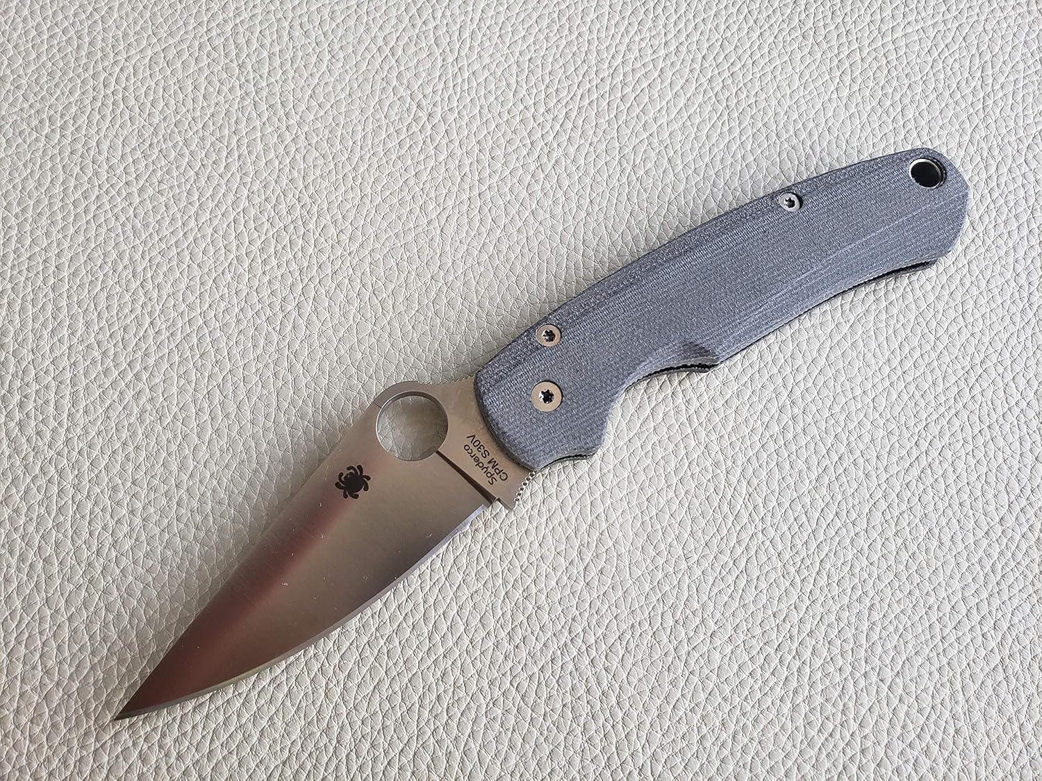 Custome scales for Spyderco Paramilitary 2. Model Grand