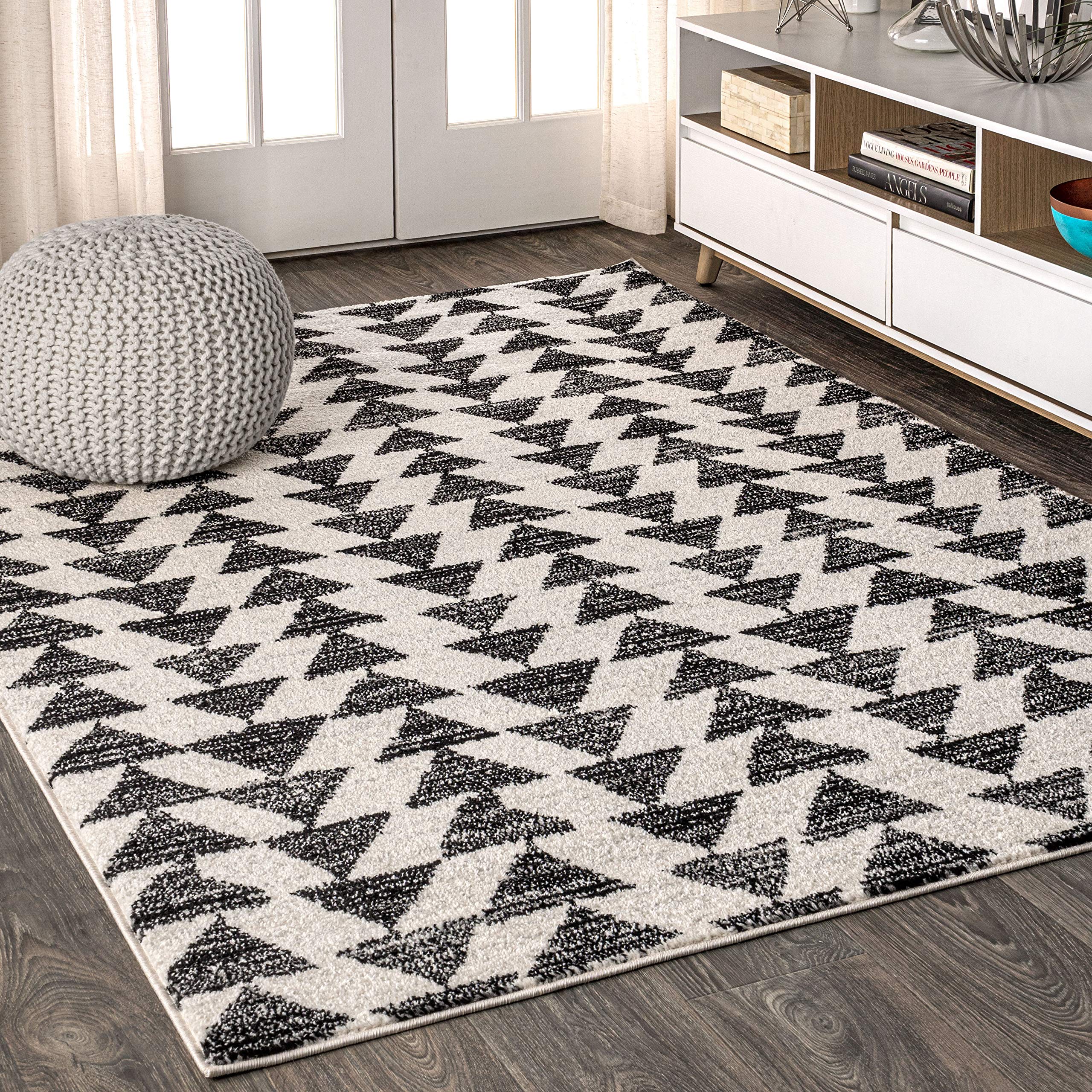 Photo 1 of JONATHAN Y Aisha Moroccan Triangle Geometric Cream/Black Indoor Area Rug, 5x8, Contemporary, Modern, Easy-Cleaning for Living Room, Bedroom, Kitchen, Pet Friendly, Non-Shedding (MOH206A-5)