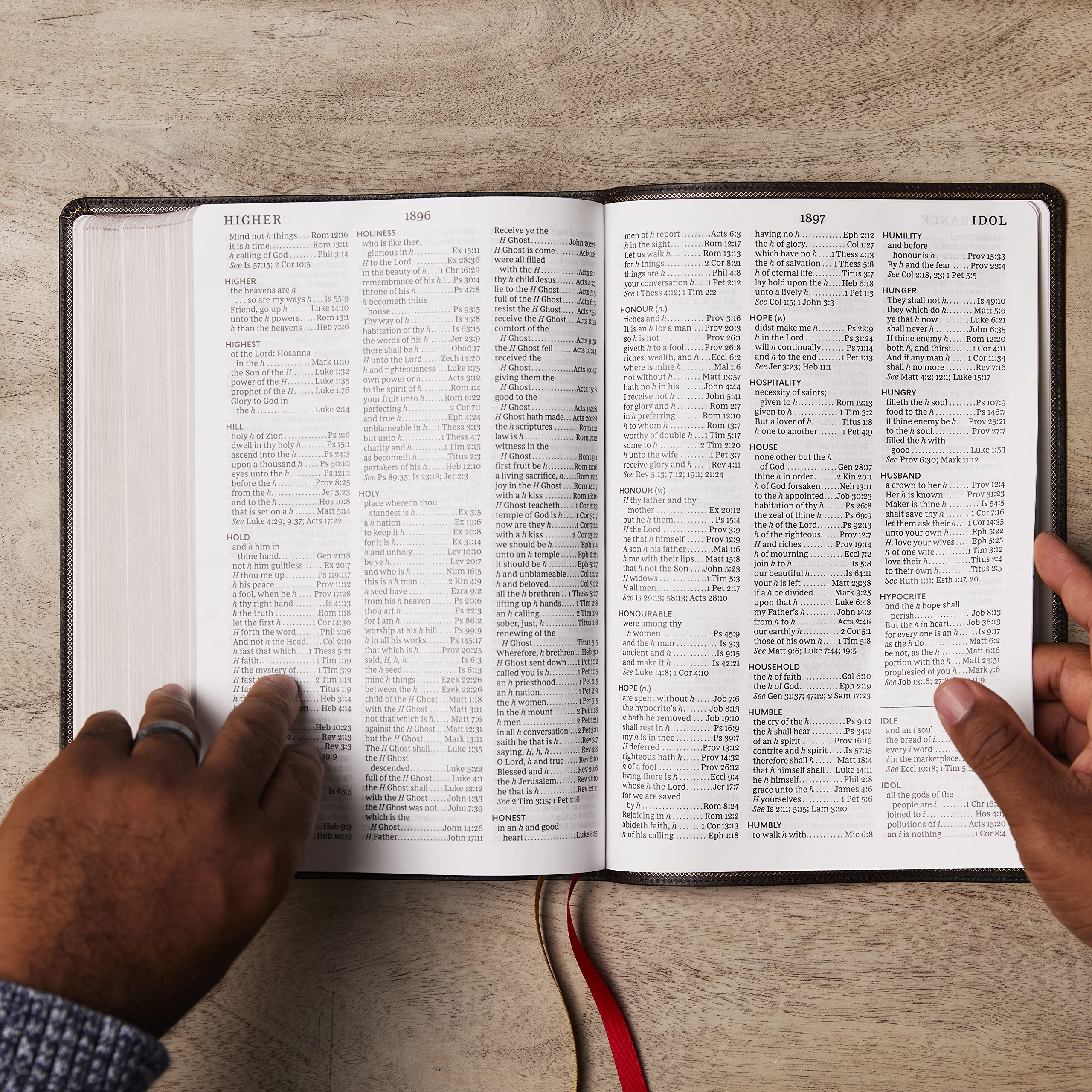 KJV Holy Bible: Super Giant Print with 43,000 Cross References, Black Genuine Leather, Red Letter, Comfort Print: King James Version