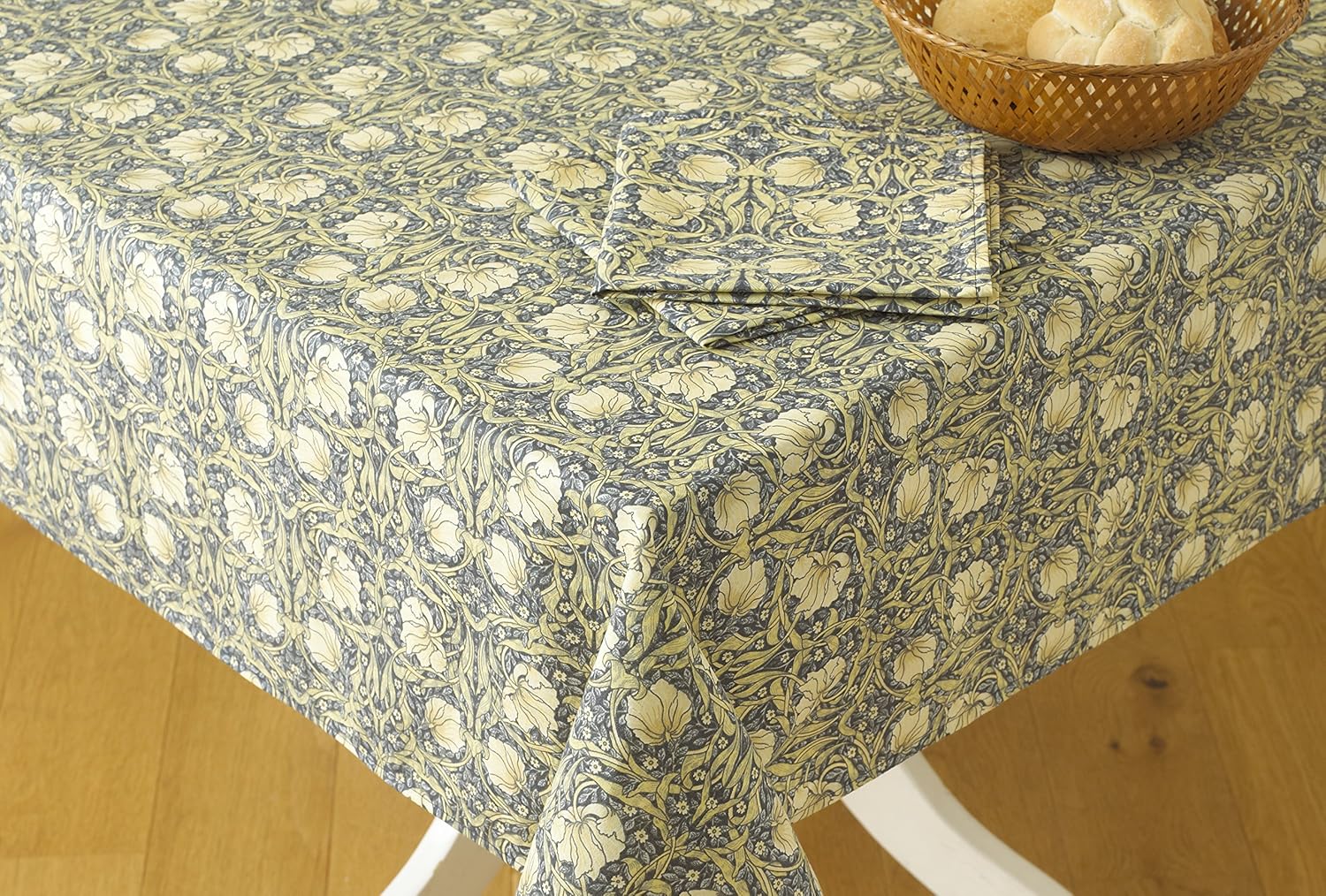 Licensed William Morris Pimpernel Cream 132cm x 178cm Floral Cotton