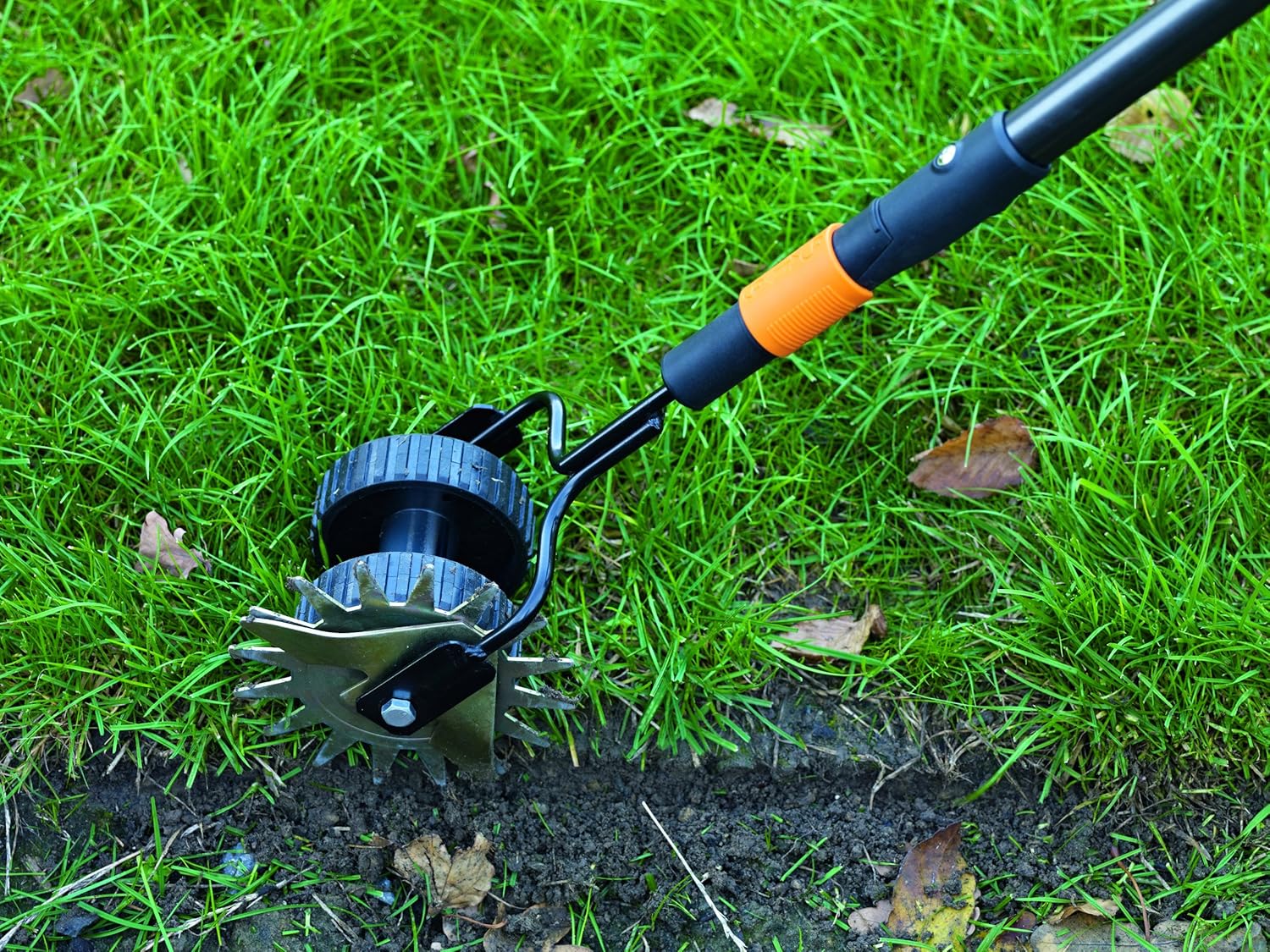 корнеудалитель "сорняков. насадка для сорняков. очиститель gardena для комбисистемы. насадка для сорняков. щетка skil 0700ra.