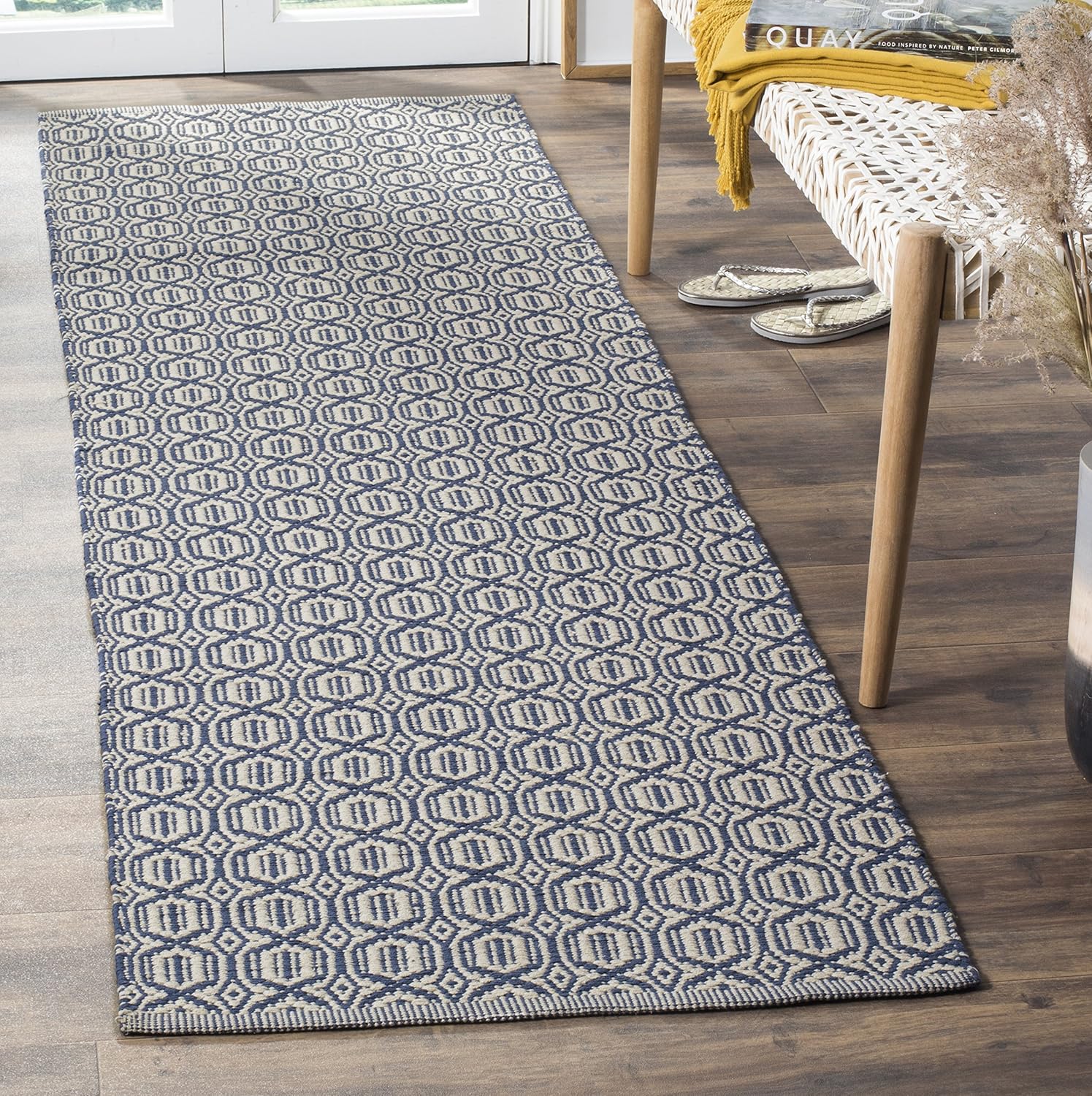 Safavieh Montauk Collection MTK333B Hand-woven Cotton Runner, 2'3" x 6', Ivory/Navy