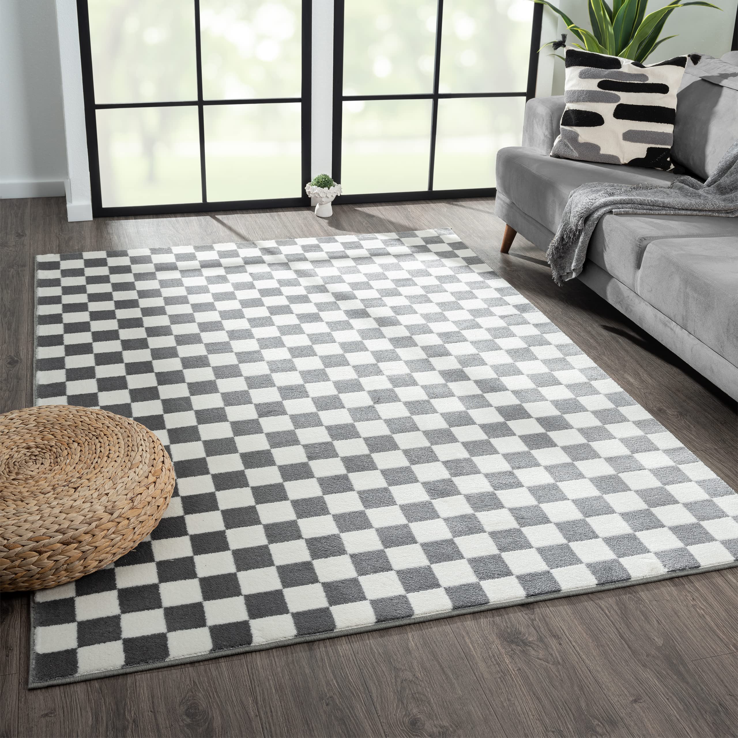 LUXE WEAVERS Geometric Checkered Gray and White 8x10 Area Rug Image