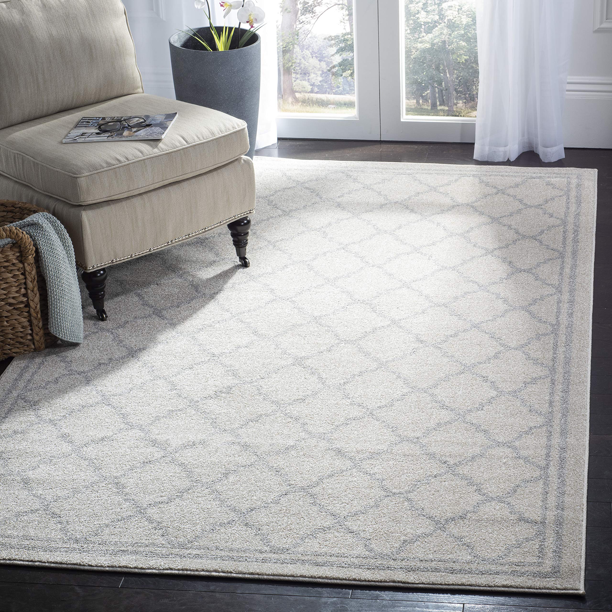 SAFAVIEH Amherst Collection Area Rug - 9' x 12', Beige & Light Grey, Moroccan Trellis Design, Non-Shedding & Easy Care, Ideal for High Traffic Areas in Living Room, Bedroom (AMT422E) Image