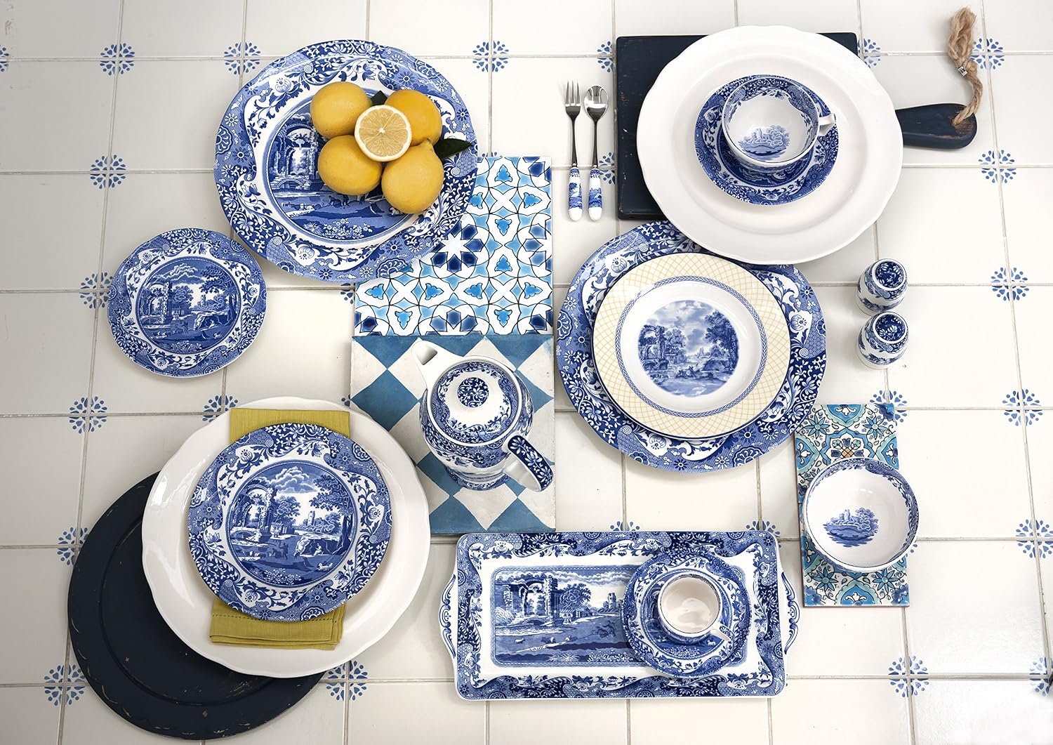 Spode x Blue Italian Porcelain Butter Dish with Lid, Elegant Design Featuring Signature Blue and White Oriental border - Image 3