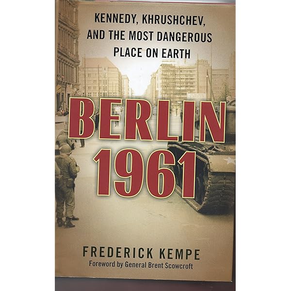 洋書 Vienna-Berlin Amazon.com: The Berlin Wall: A World Divided, 1961-1989