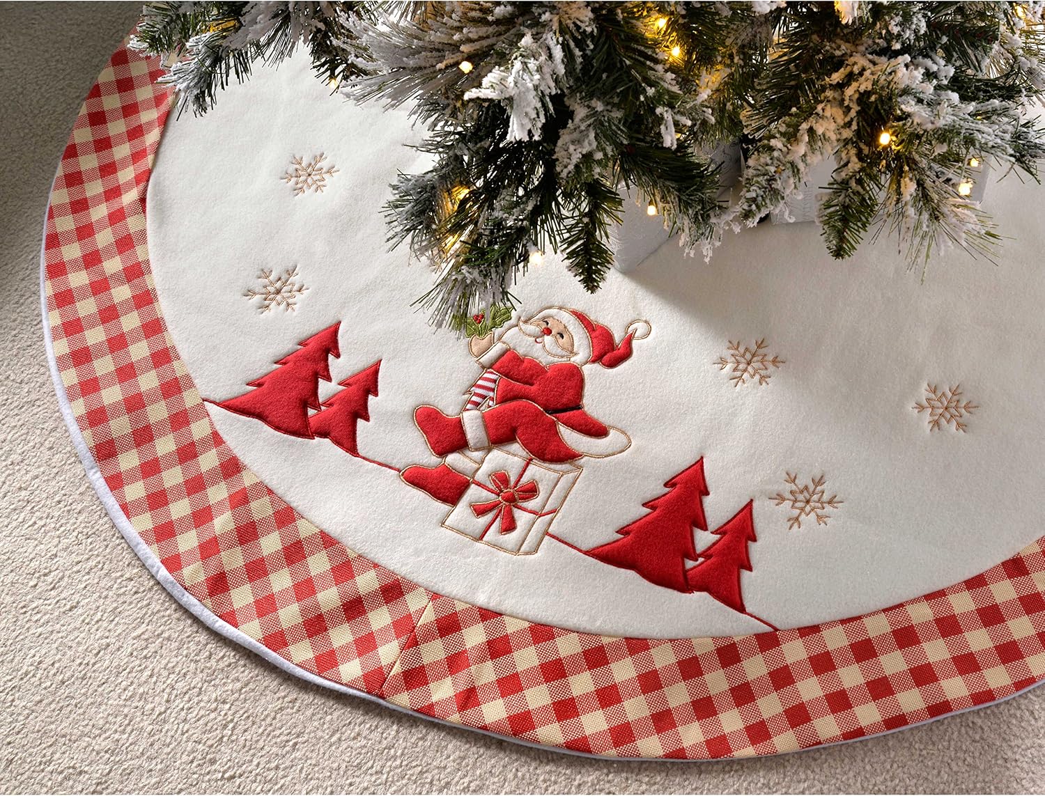 WeRChristmas Checked Santa Design Christmas Tree Skirt Decoration, 107 cm - Red/White, 107 x 107 x 2 cm - Image 3