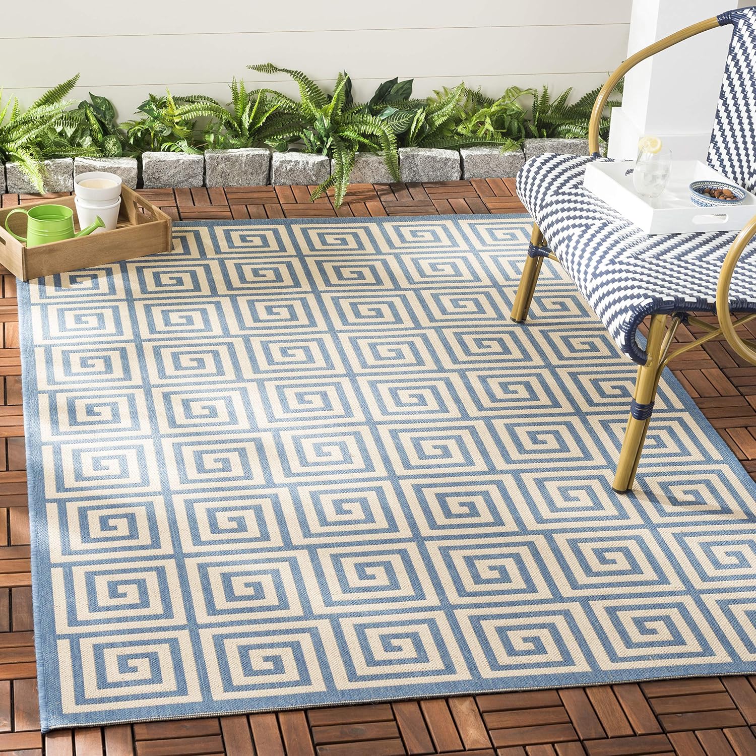 Amazoncom Safavieh Beach House Collection Bhs129n Geometric Indoor Outdoor Non Shedding Easy Cleaning Patio Backyard Porch Deck Mudroom Area Rug