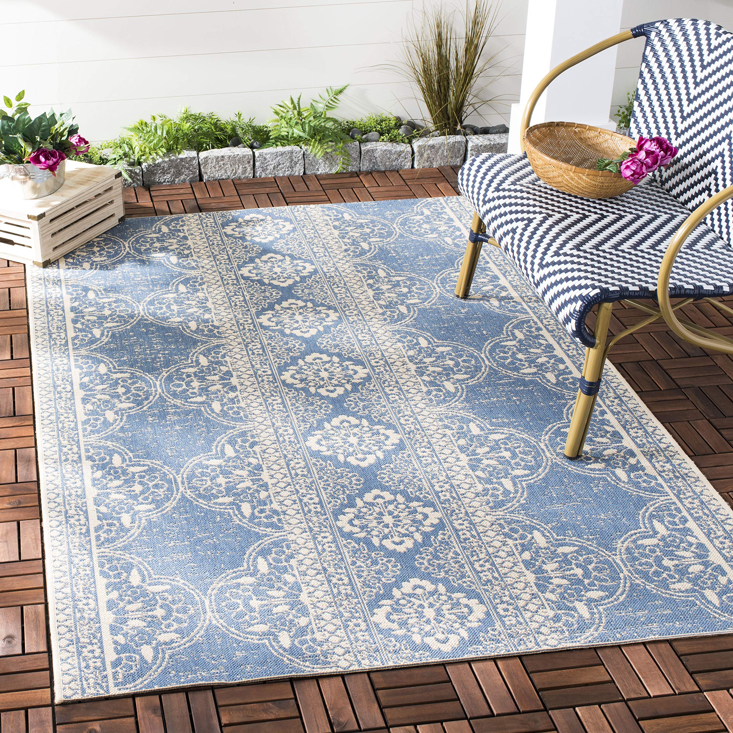 Safavieh Transitional Indoor/Outdoor Woven Rectangle Area Rug, Beachhouse Collection, BHS174, in Cream / Blue, 79 X 152 cm for Garden, Patio or Any Outdoor Space