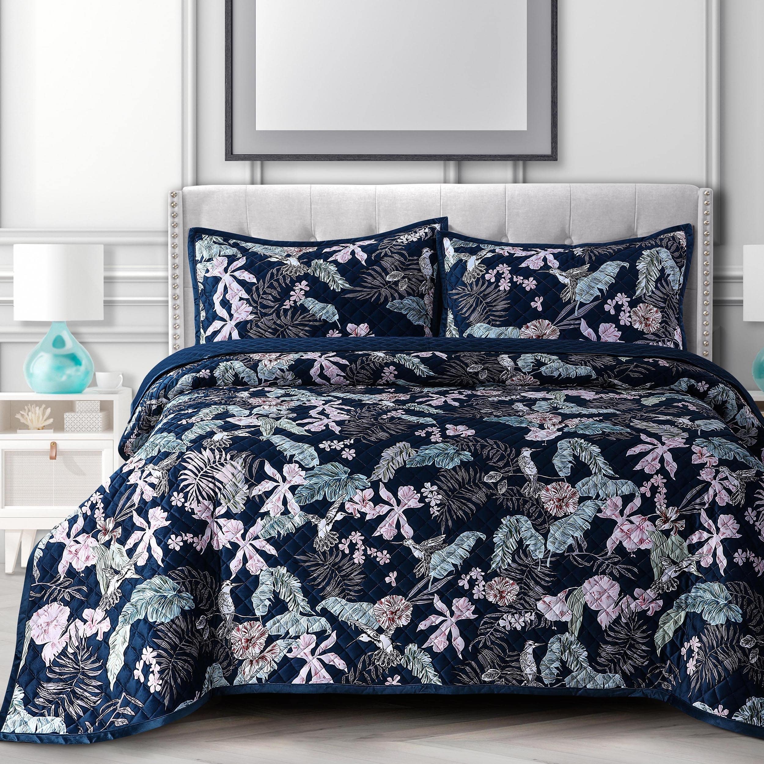 Pariza Printed Oversized Velvet Ultra-Soft Luxury Quilt Set with Shams, Wrinkle & Fade Resitant, All-Season, Diamond Stitching, Durable and Fine Quality, Queen, Multicolor