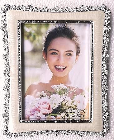 THINK3 BRAND IMPORTED FAMILY AND FRIENDS PHOTO FRAME WITH BEAUTIFUL COLOUR AND SILVER FINSHING BORDER WITH TABLE MOUNT.