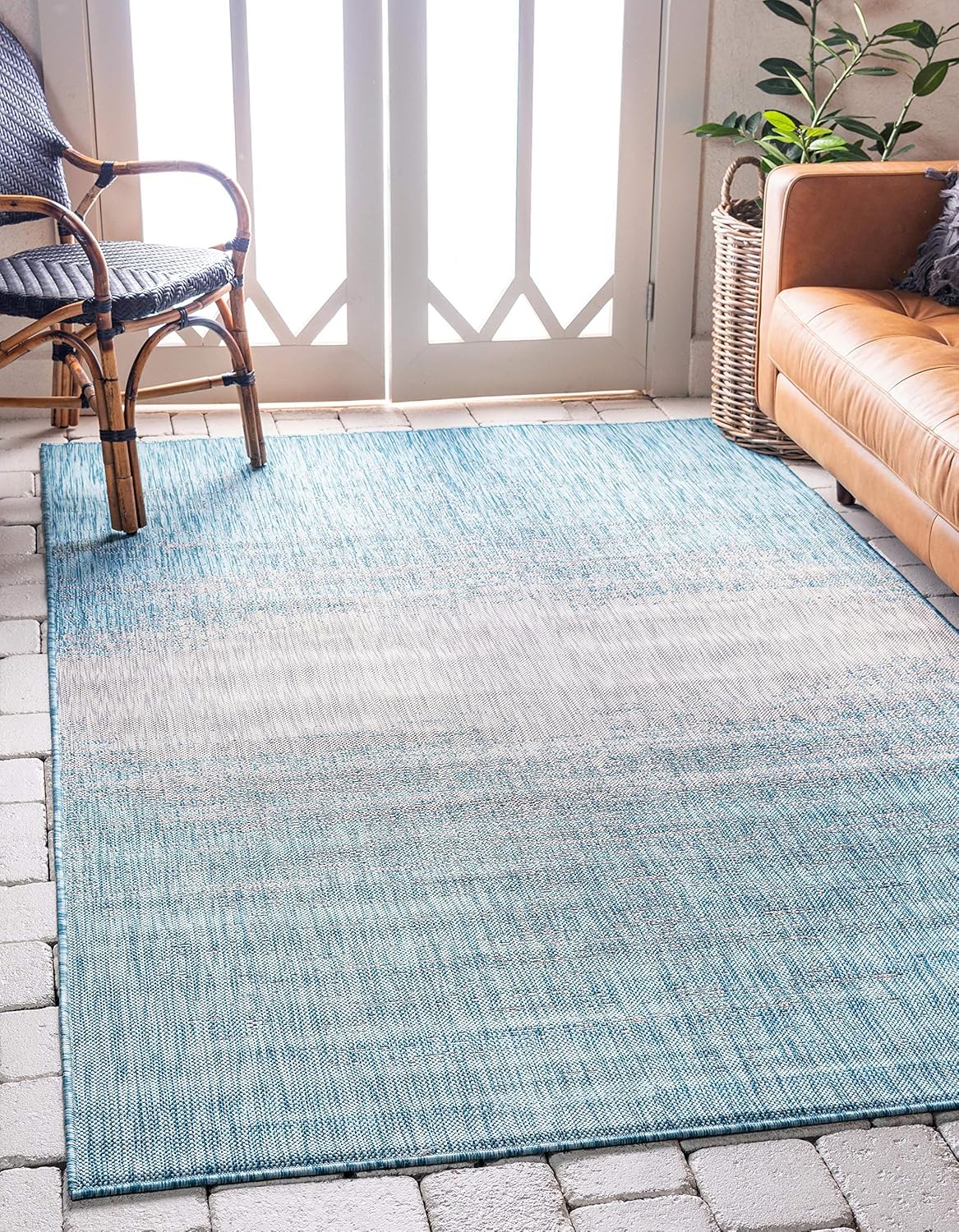 Unique Loom Outdoor Modern Collection Distressed Gradient Transitional Indoor and Outdoor Flatweave Light AquaArea Rug (5' 0 x 8' 0)