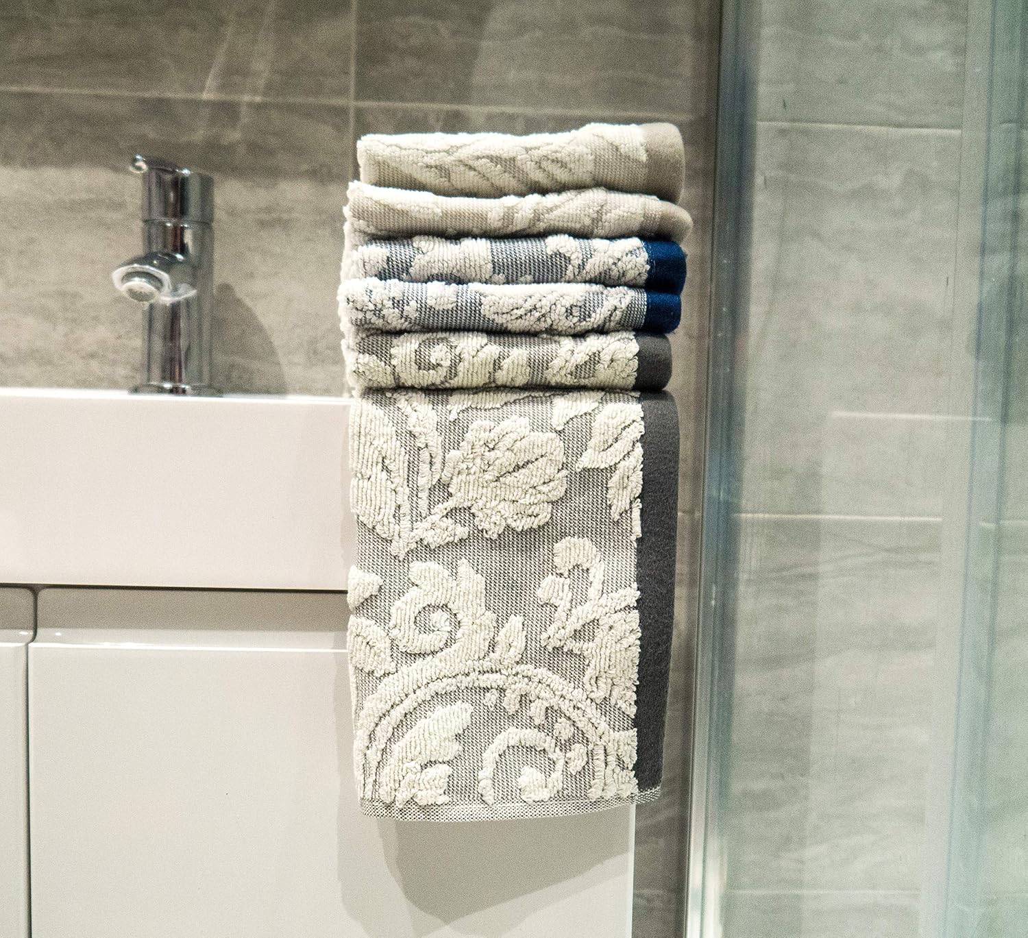 Lex's Linens Pack of 2 Jacquard Floral Embossed Navy Blue Hand Towels, Pack of 2 Hand Towels Blue, 40 x 60 cm - Image 3