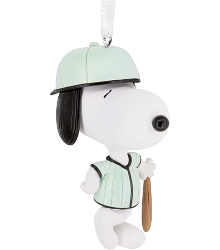 Amazon.com: Peanuts Snoopy Winter Fun Hanging Ornament (2006