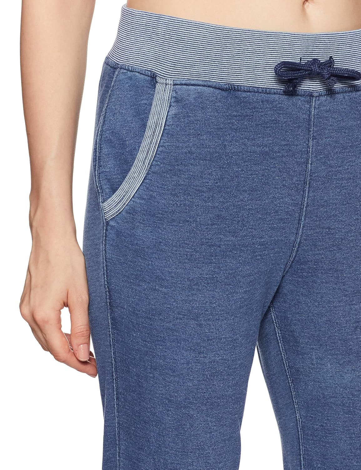 levi's women's tapered jeans