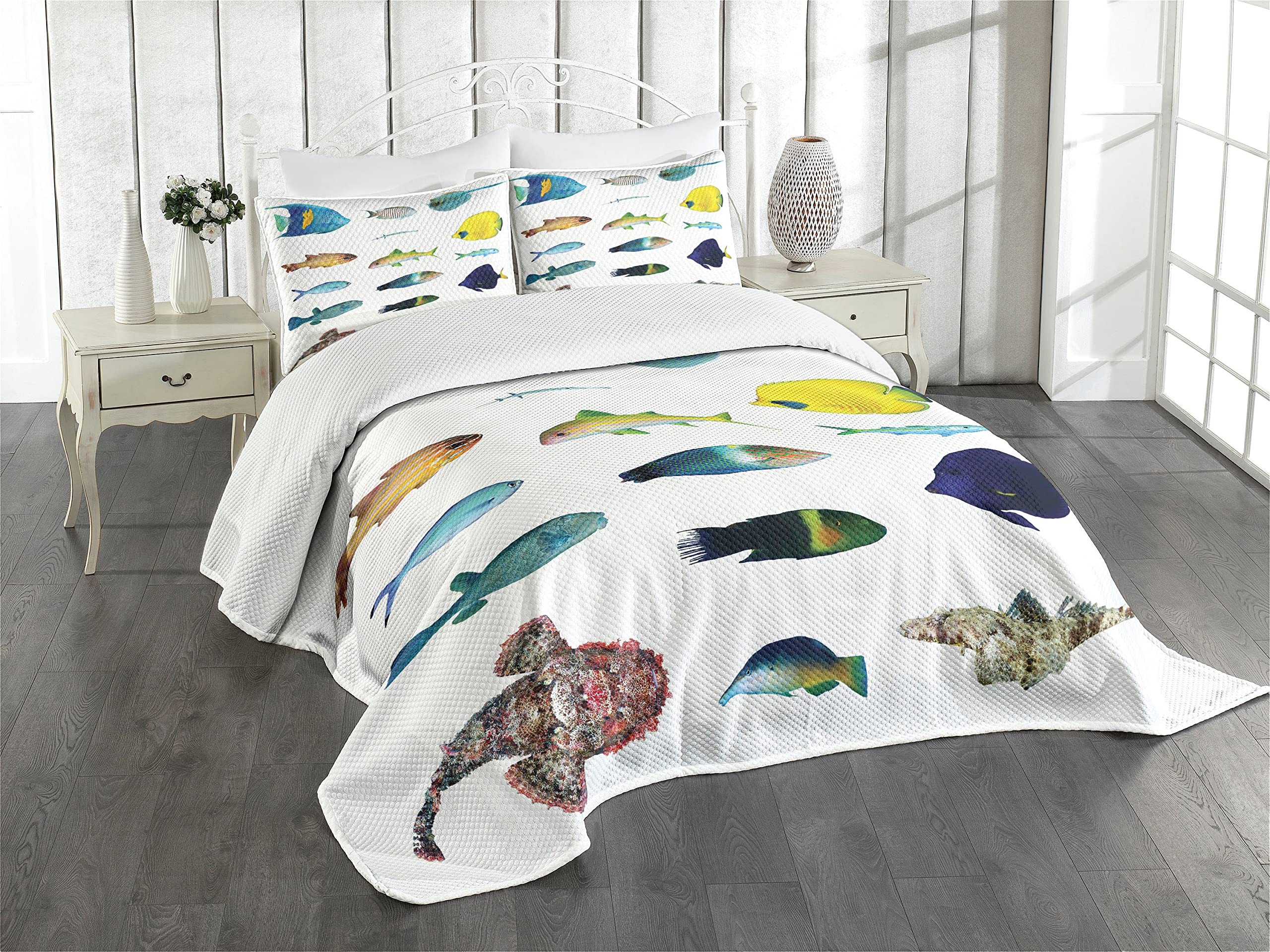 ABAKUHAUS Fish Bedspread Set, Marine Life Creatures, Decorative Quilted 2 Piece Coverlet Set with Pillow Sham, White Teal