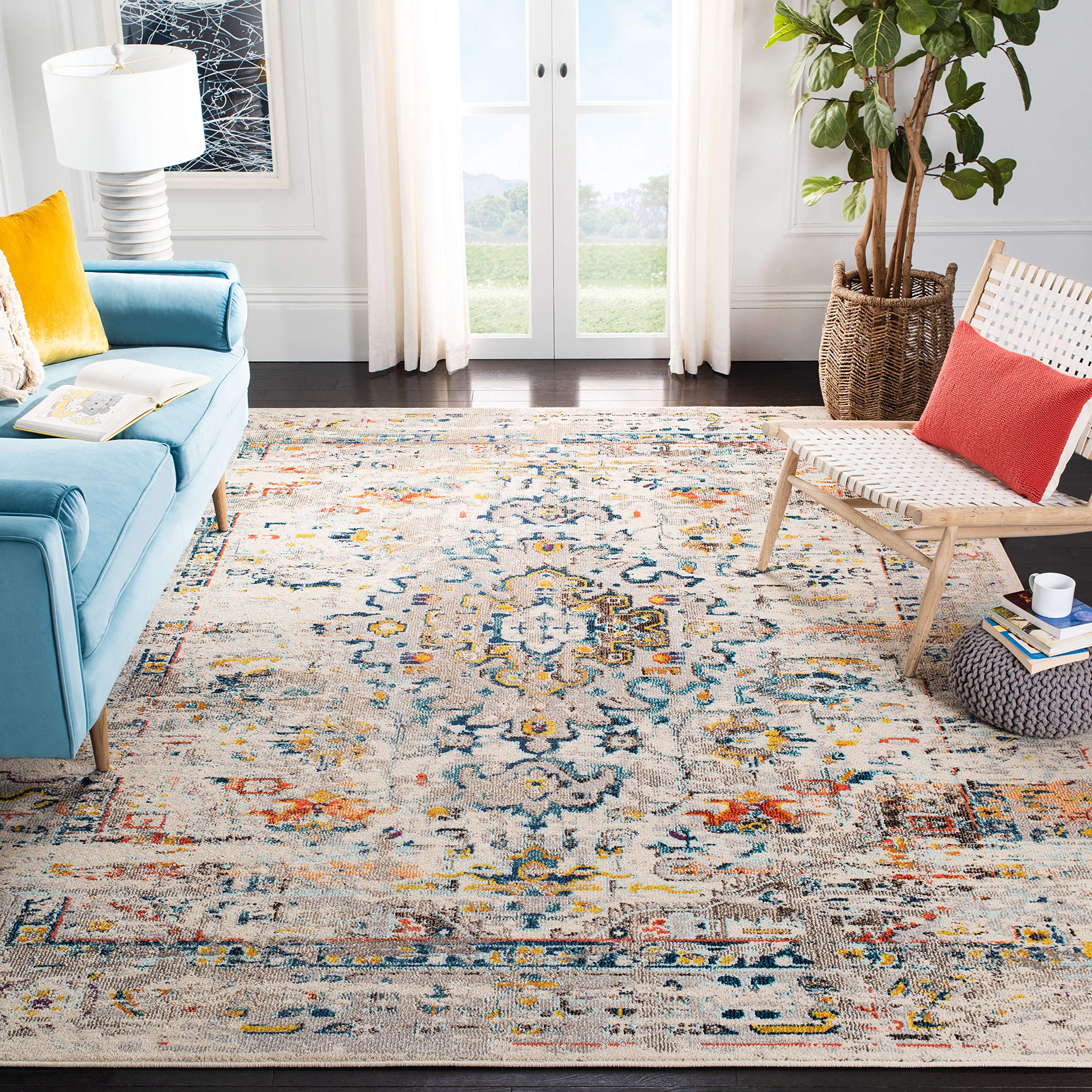 SAFAVIEH Traditional Rug for Living Room, Dining Room, Bedroom - Madison Collection, Short Pile, in Cream and Blue, 91 X 152 cm
