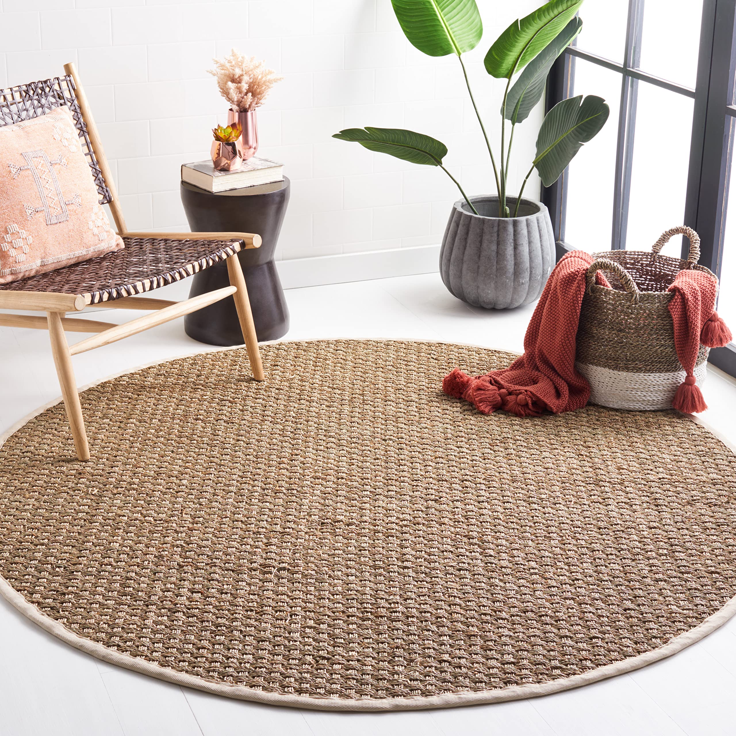 SAFAVIEH Natural Fiber Rug for Living Room, Dining Room, Bedroom - Natural Fiber Collection, Short Pile, in Natural and Brown, 91 X 91 cm
