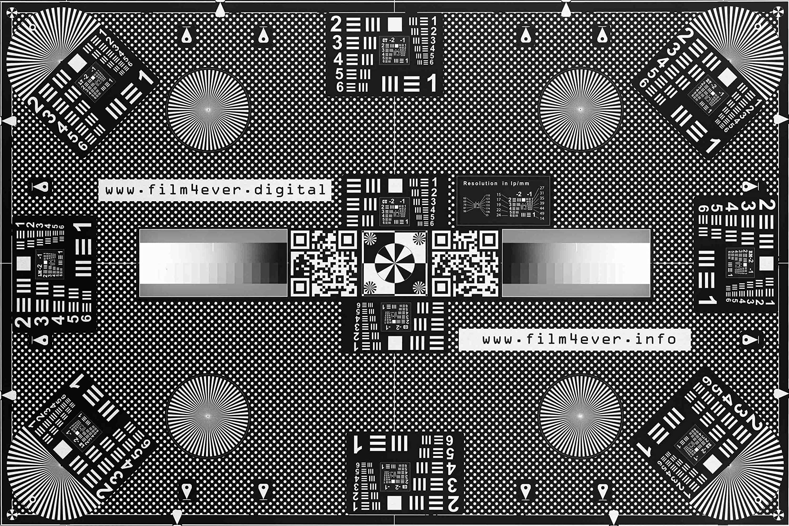 Scan Film Sharp with Vlads Focus Checker. 35 mm High-Resolution Calibration Target Chart for Camera Scanning. Explore The Full Potential of Your Lens – Sharpness and Resolution. Frames per Strip 5.