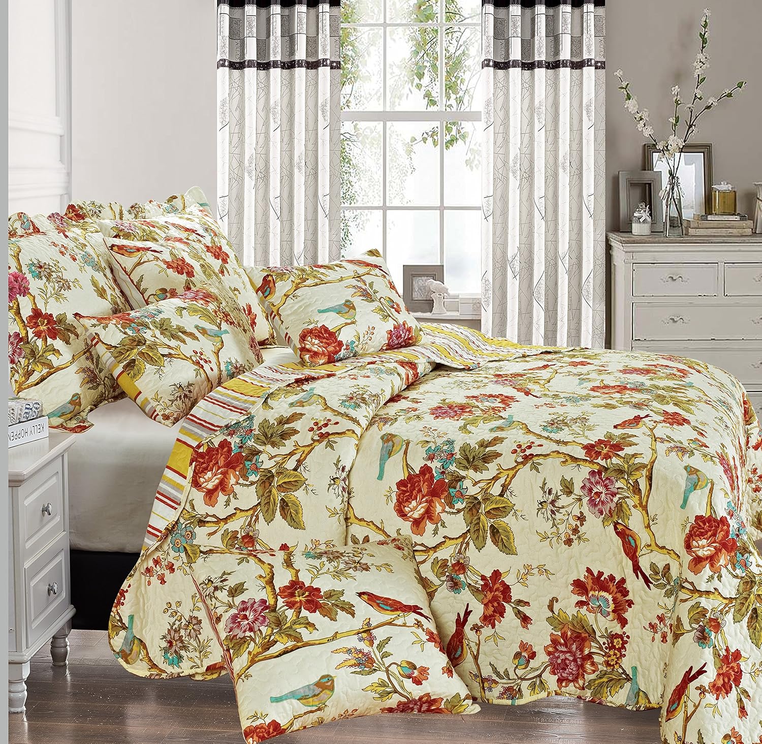 House of Windsor Beautiful Floral Vintage Patchwork Quilted Bedspread