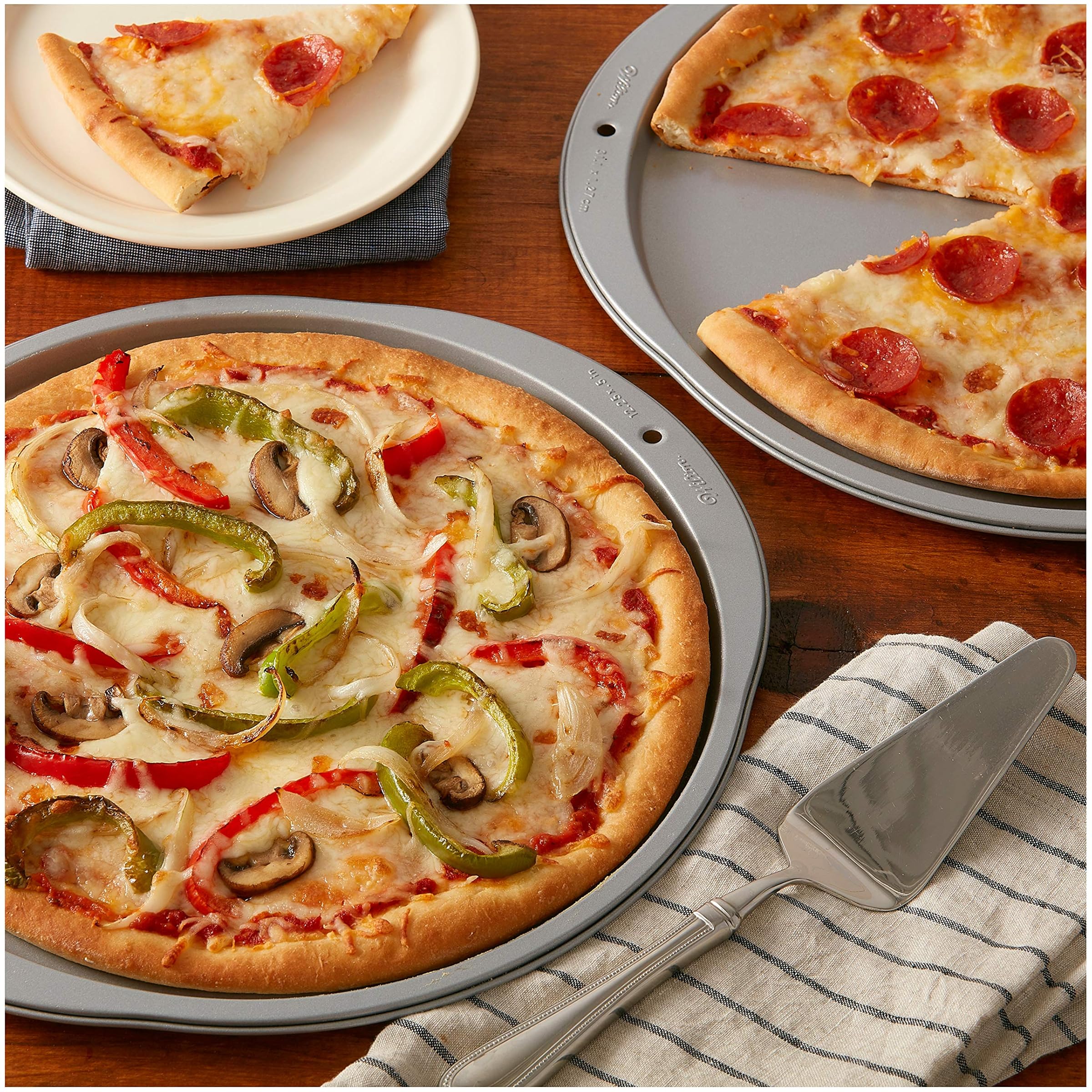 Wilton Recipe Right Pizza Jumbo Cookies Baking Frying Pans, Set of 2