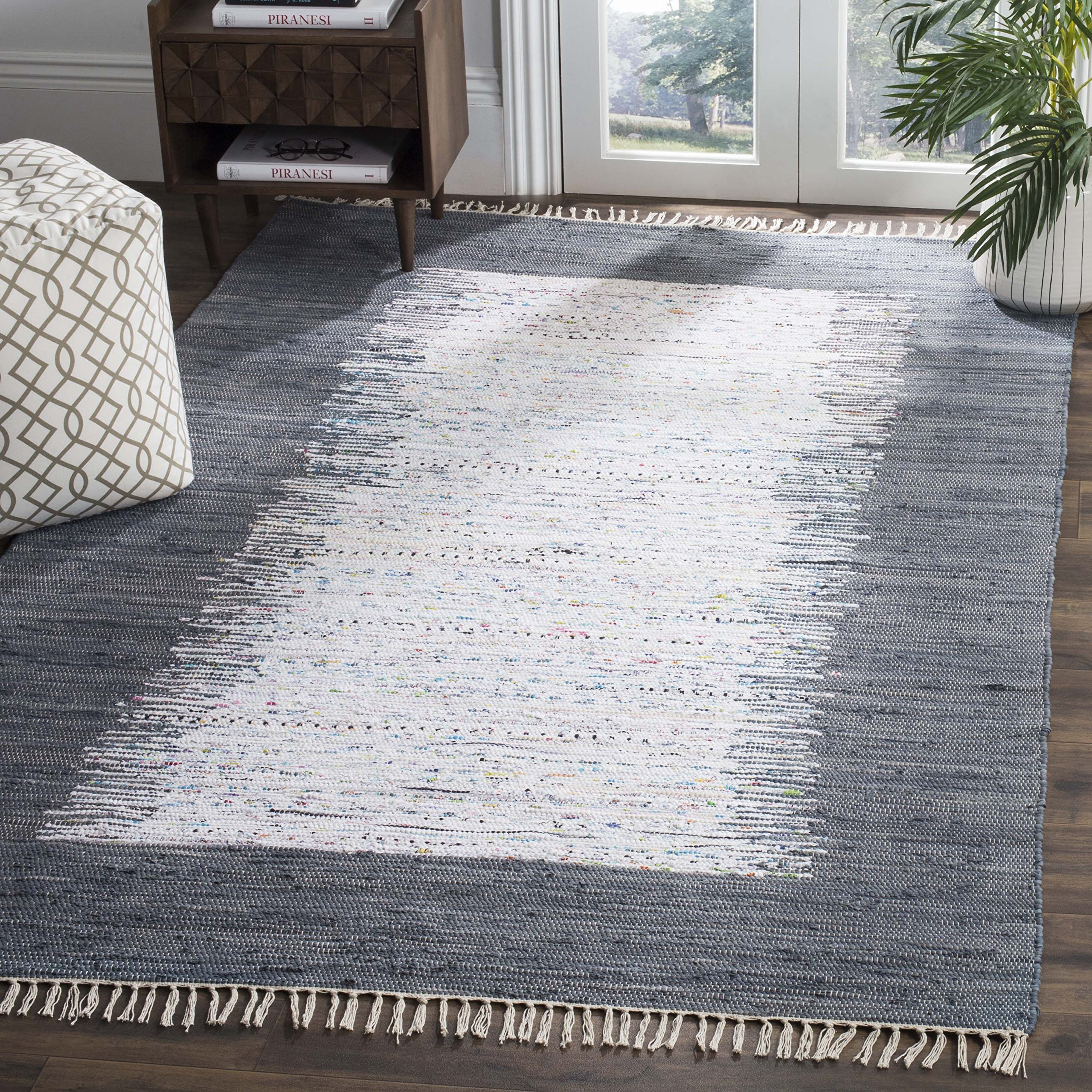 Safavieh Modern Indoor Flatweave Rectangle Area Rug, Montauk Collection, MTK711, in Ivory / Grey, 91 X 152 cm for Living Room, Bedroom or Any Indoor Space