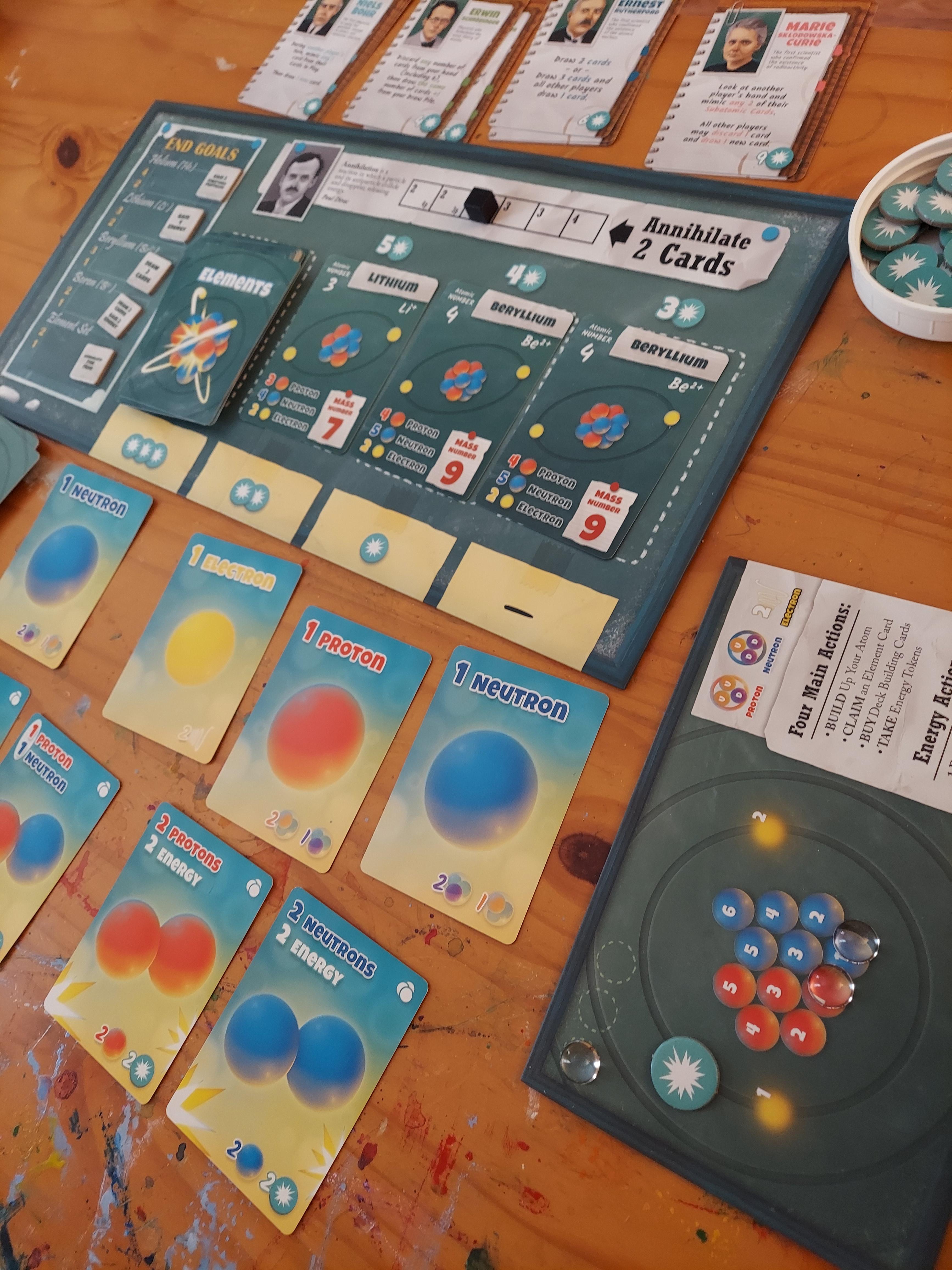 Atomo Games Genius Club A Misteri - Gioco Educativo Per Bambini 6+ Con 80 Sfide Di Logica E Mistero