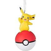 Hallmark ʴǰéǲ Pikachu on Poké Ball Christmas Ornament
