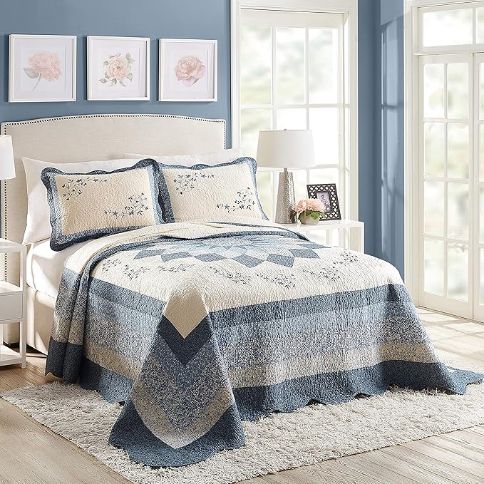 Modern Heirloom Collection Charlotte Bedspread, Queen, Blue