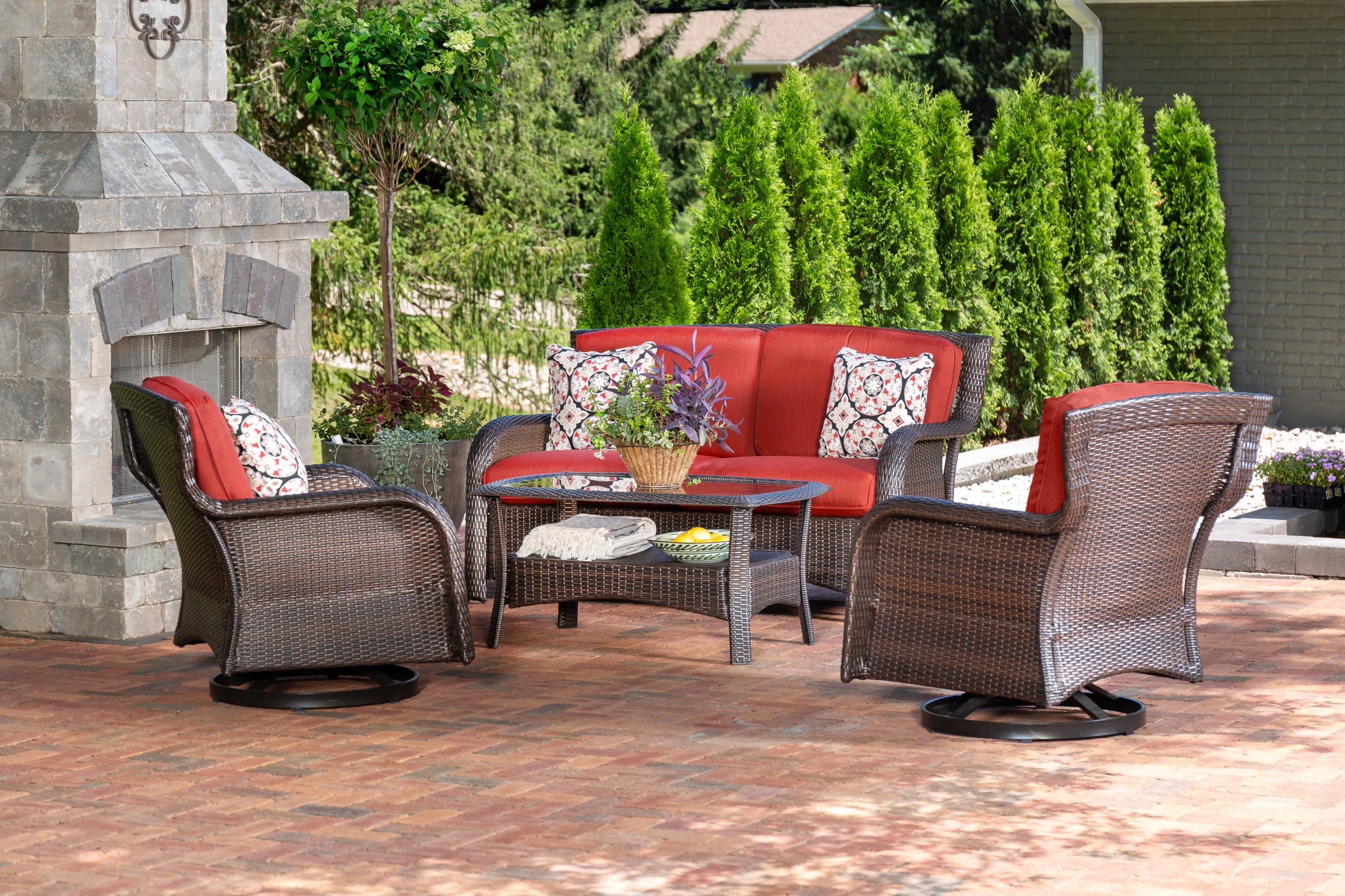 Hanover STRATH4PCSW-LS-RED Strathmere (4 Piece) Lounge Set, Red Outdoor Furniture, Crimson