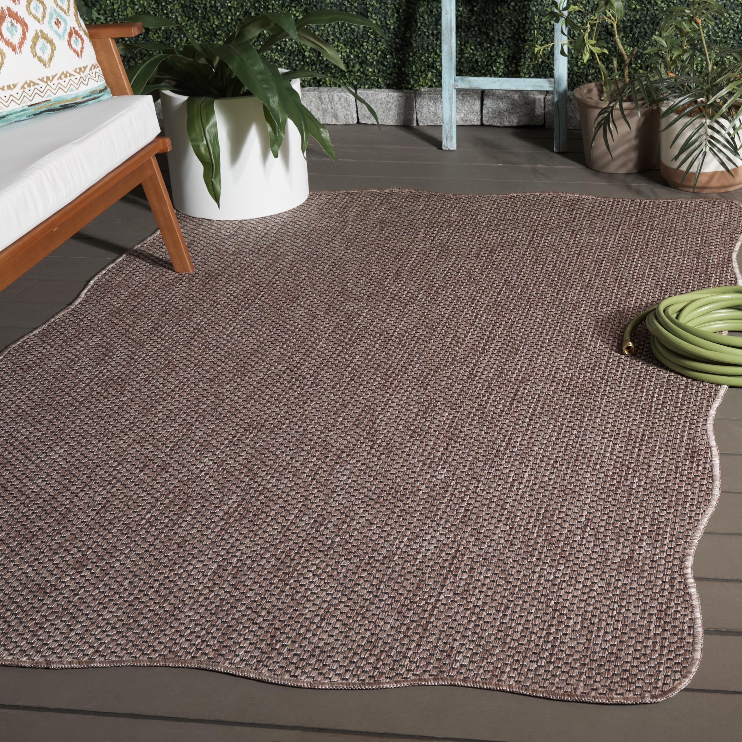 SAFAVIEH Washable Rug Outdoor Courtyard Collection - 5'3" x 7'7", Natural & Black, Non-Shedding & Easy to Clean, Ideal for Patio, Backyard, Mudroom (CY8521-37312) Image