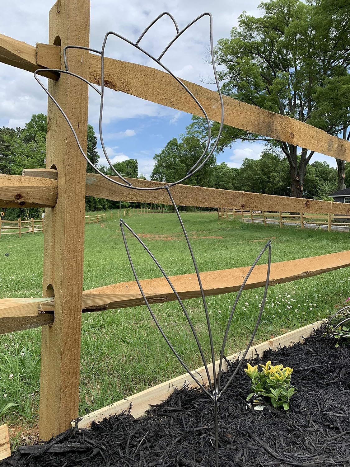 Garden Stake Tulip Flower Metal Wire Lawn Garden Stake Tulip Flower Metal Wire Lawn