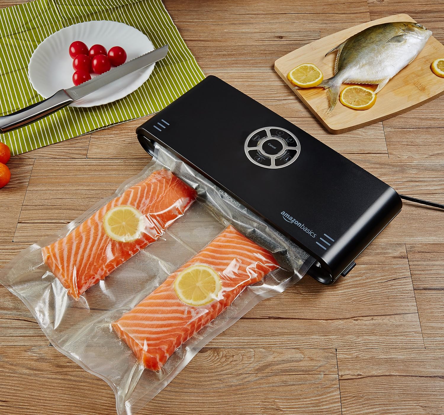 Amazon Basics Vacuum Sealer Machine for Sous Vide Cooking 30cm Seam with 10 Bags for Preserving Meat Fish, Fruits - Image 5