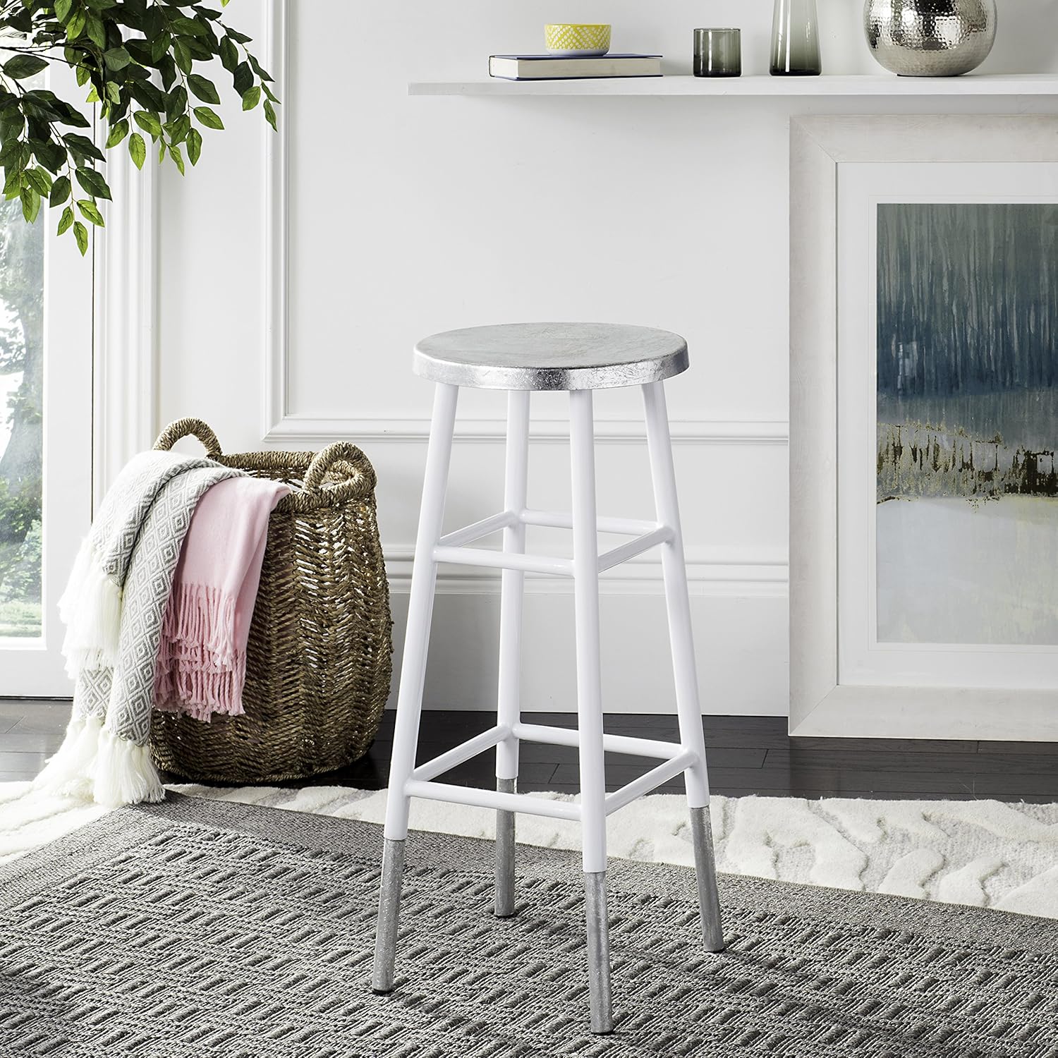 Amazon Com Safavieh Home Collection Kenzie White And Silver 30 Inch Bar Stool Furniture Decor