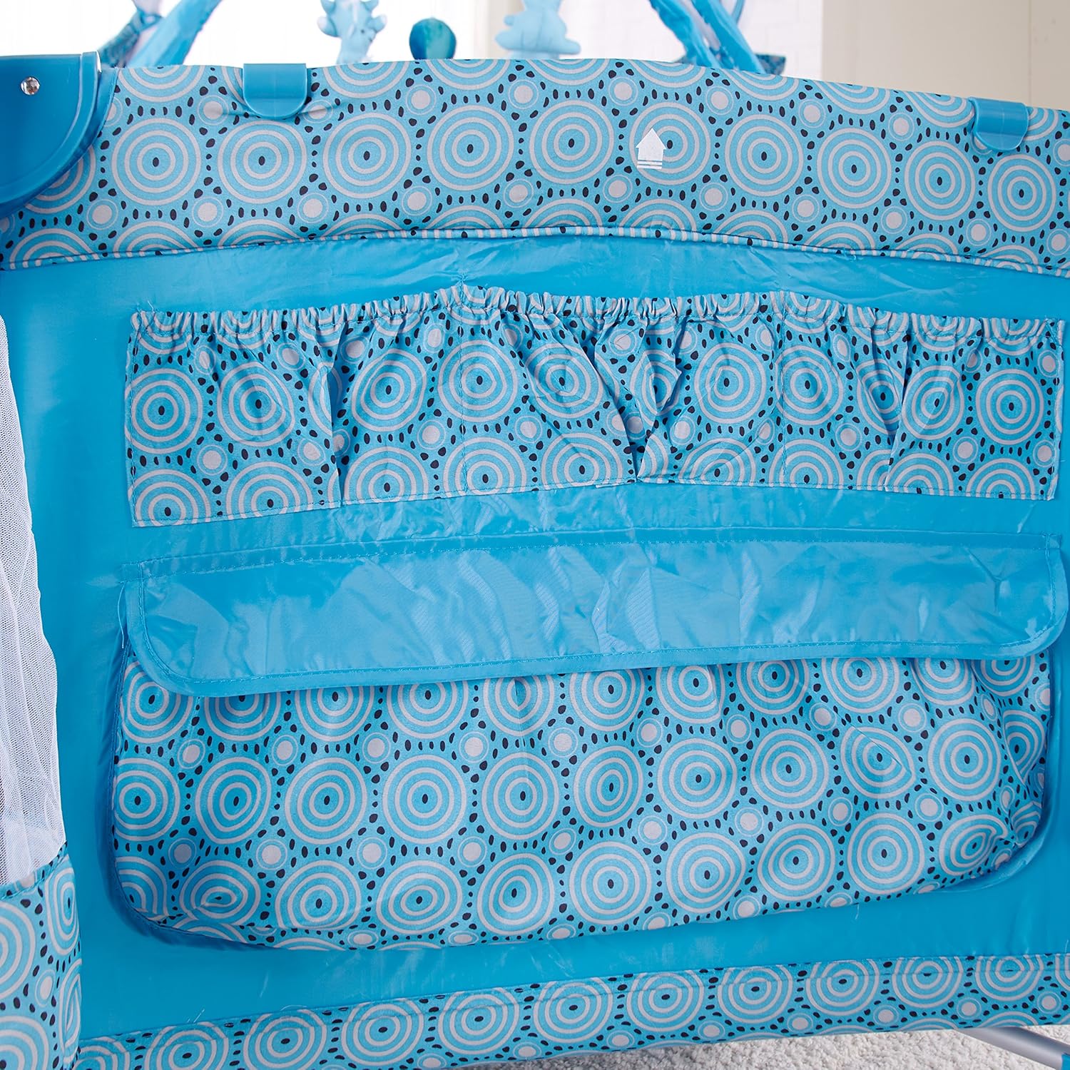 big oshi playard with mosquito net