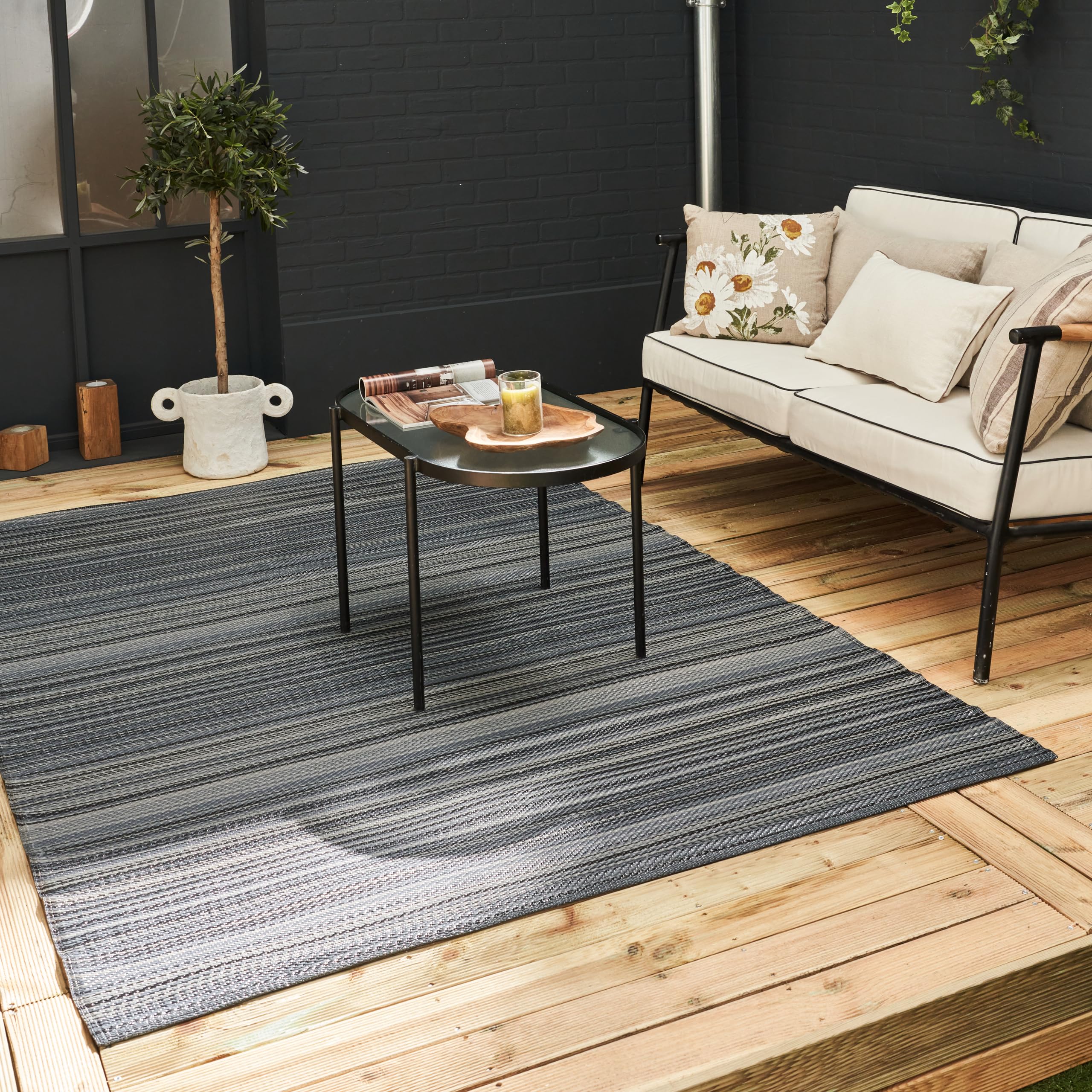 THE RUGS Rainbow Collection Outdoor Rug - Easy to Clean, Waterproof Plastic Outdoor Rugs for Garden, Patio, Balcony, Camping - Vibrant Plastic Straw Rug - Threads Anthracite, 120x160