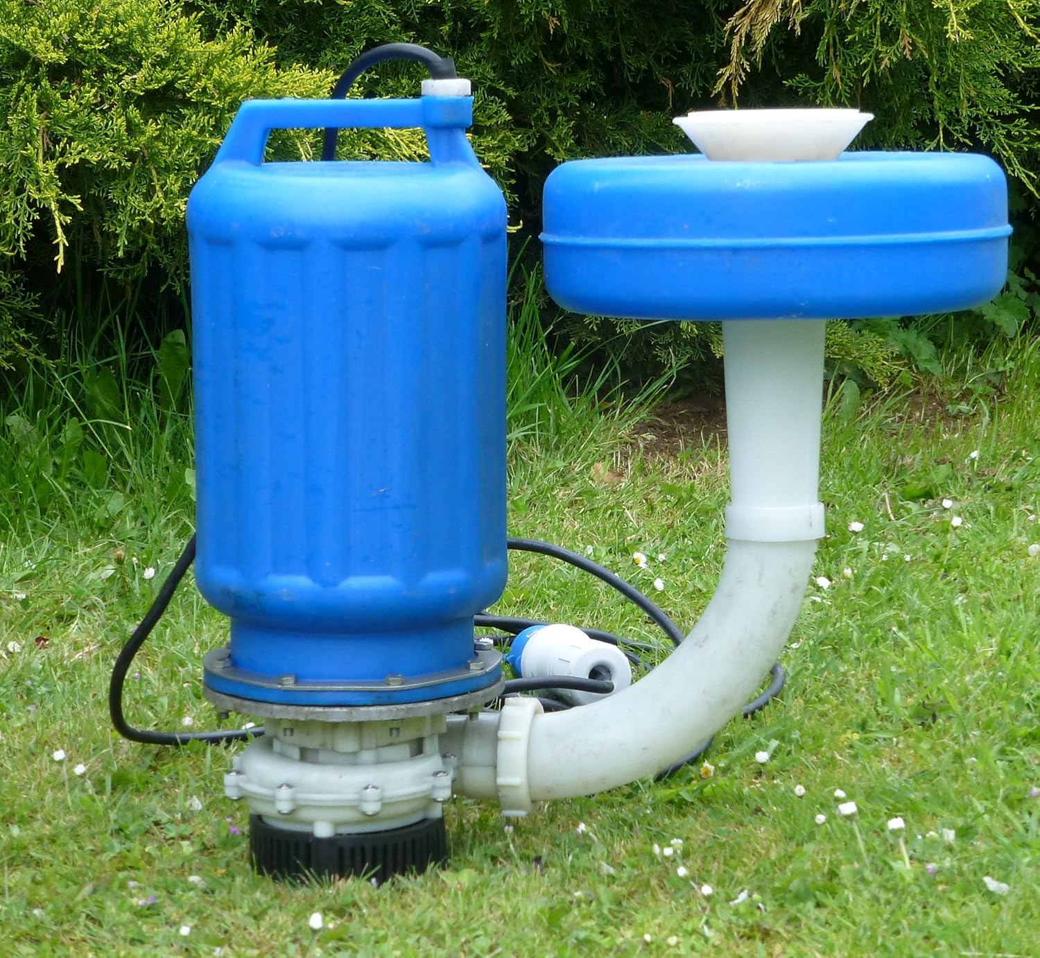 Floating Pond Fountain (750w) Amazon.co.uk Pet Supplies