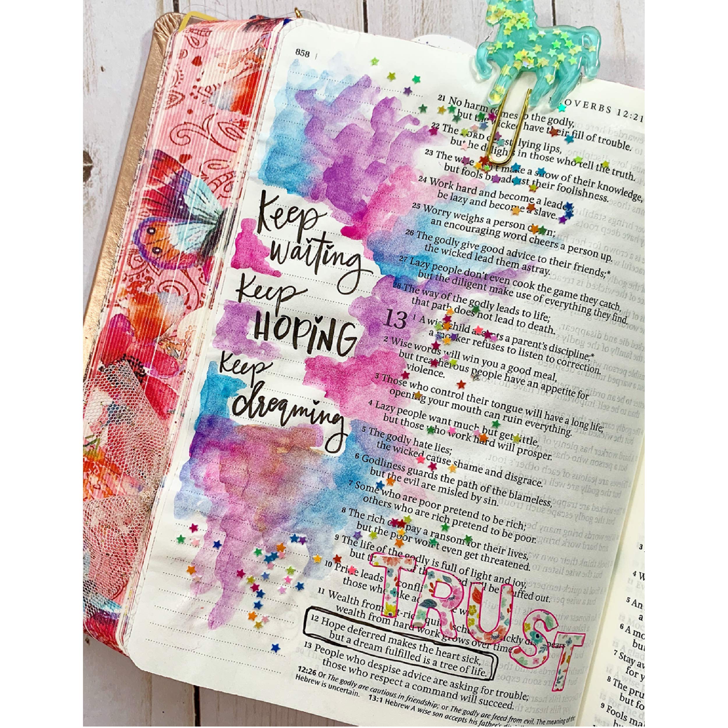Tyndale NLT Inspire Catholic Bible (Hardcover, Rose Gold): Catholic Coloring Bible–Over 450 Illustrations to Color and Creative Journaling Bible Space, Religious Gifts That Inspire Connection with God Tyndale NLT Inspire Catholic Bible (Hardcover, Rose Gold): Catholic Coloring Bible–Over 450 Illustrations to Color and Creative Journaling Bible Space, Religious Gifts That Inspire Connection wit