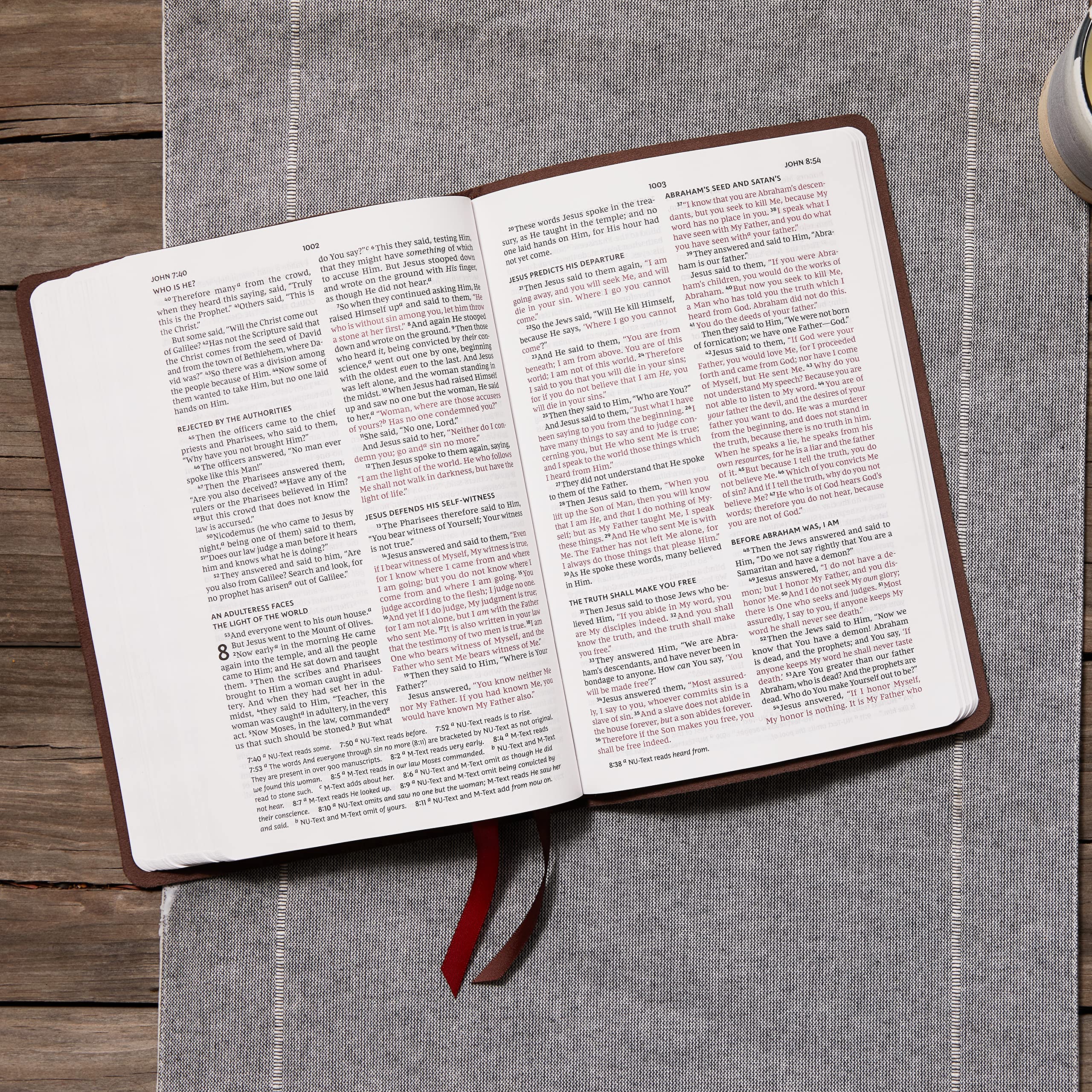 NKJV, Thinline Bible, Verse Art Cover Collection, Genuine Leather, Brown, Thumb Indexed, Red Letter, Comfort Print: Holy Bible, New King James Version