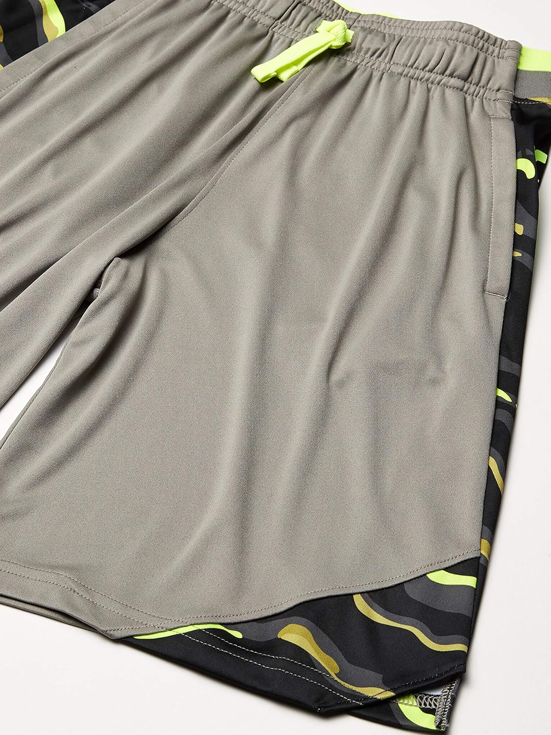 Under Armour Boys' Stunt Novelty Workout Gym Shorts: Clothing