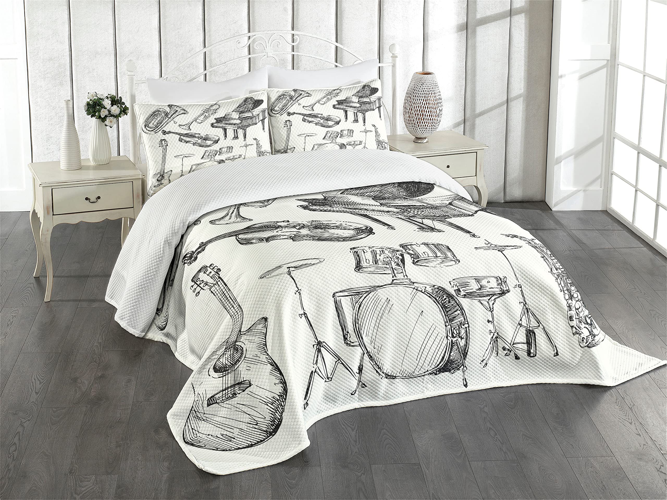 ABAKUHAUS Beige Black Bedspread Set, Musical Instruments, Decorative Quilted 3 Piece Coverlet Set with 2 Pillow Shams, Beige Black