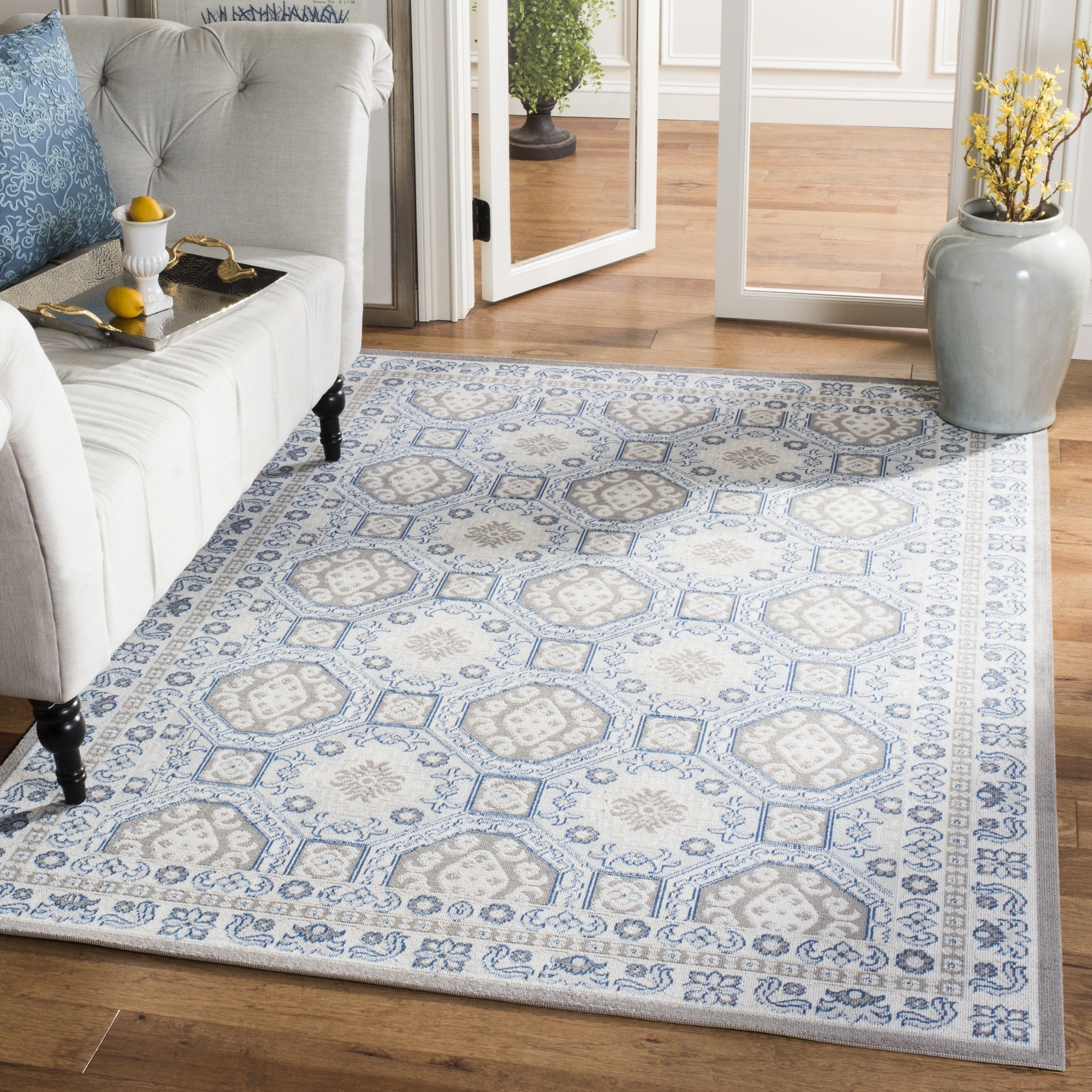Safavieh Traditional Indoor Woven Rectangle Area Rug, Patina Collection, PTN320, in Light Grey / Ivory, 91 X 152 cm for Living Room, Bedroom or Any Indoor Space