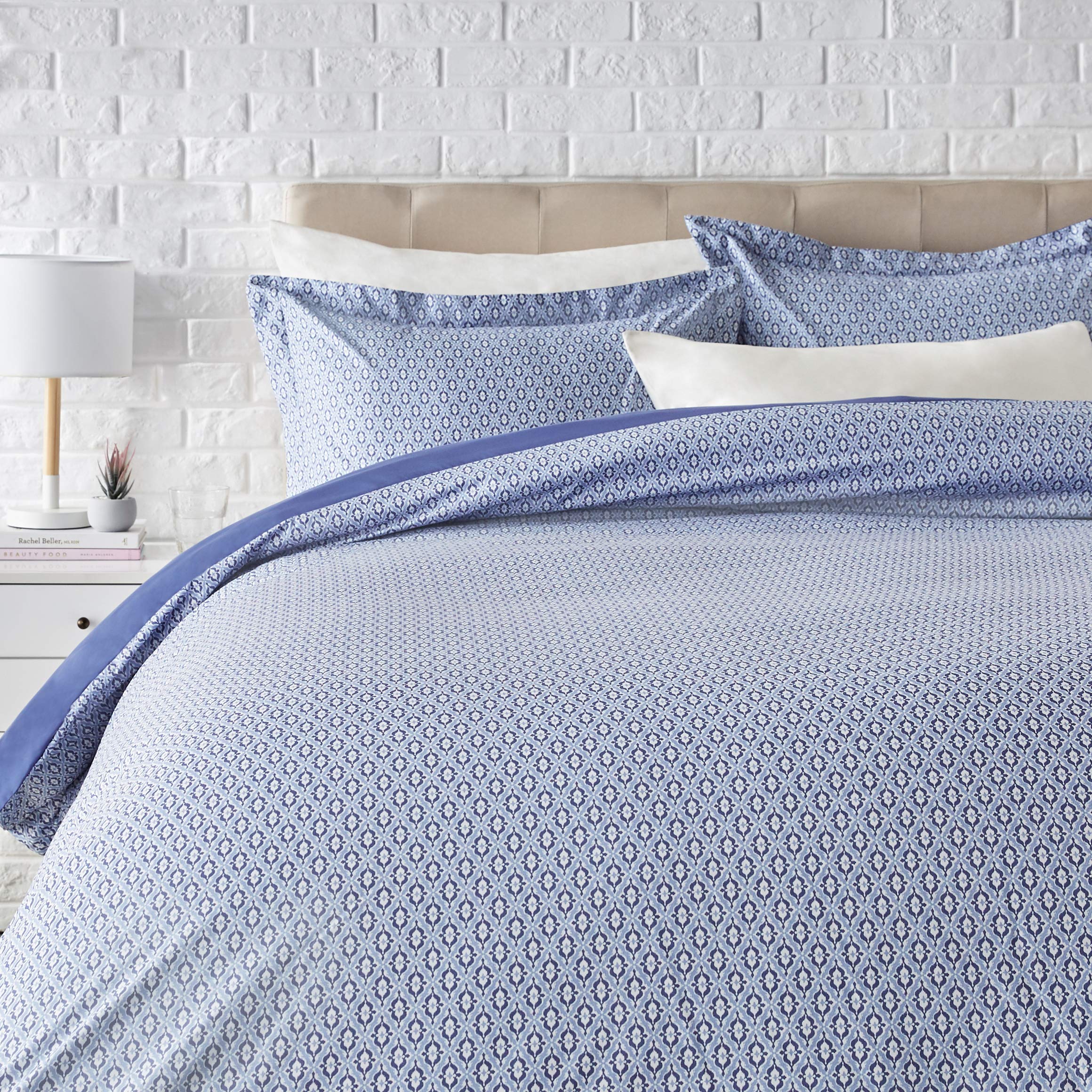 Amazon Basics Light Weight Microfiber Duvet Cover Set with Zipper Clos | amzdealz