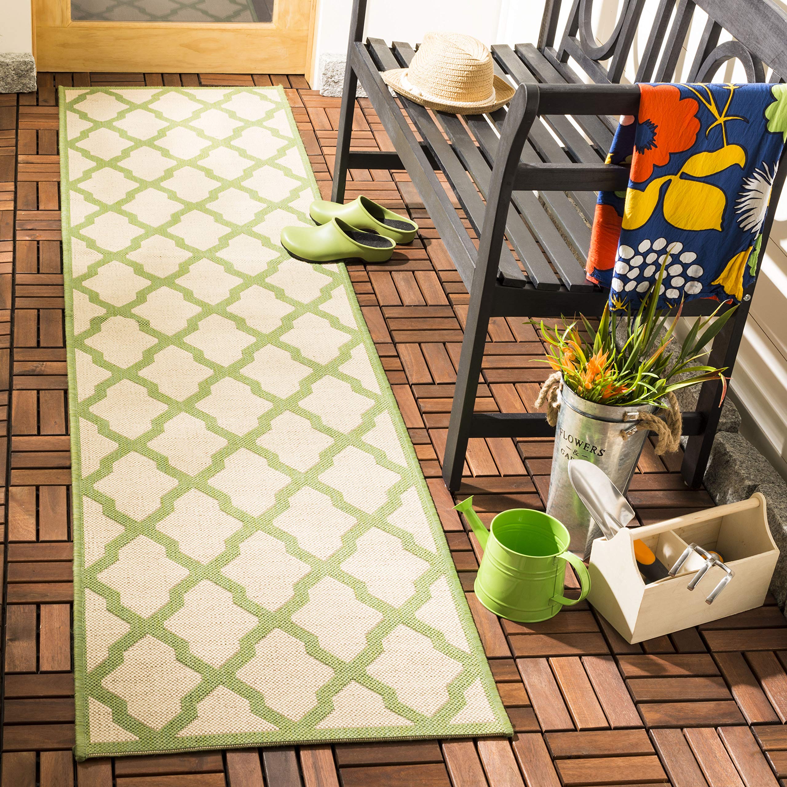 Safavieh Trellis Indoor/Outdoor Woven Runner Area Rug, Beachhouse Collection, BHS122, in Cream / Olive, 61 X 244 cm for Garden, Patio or Any Outdoor Space