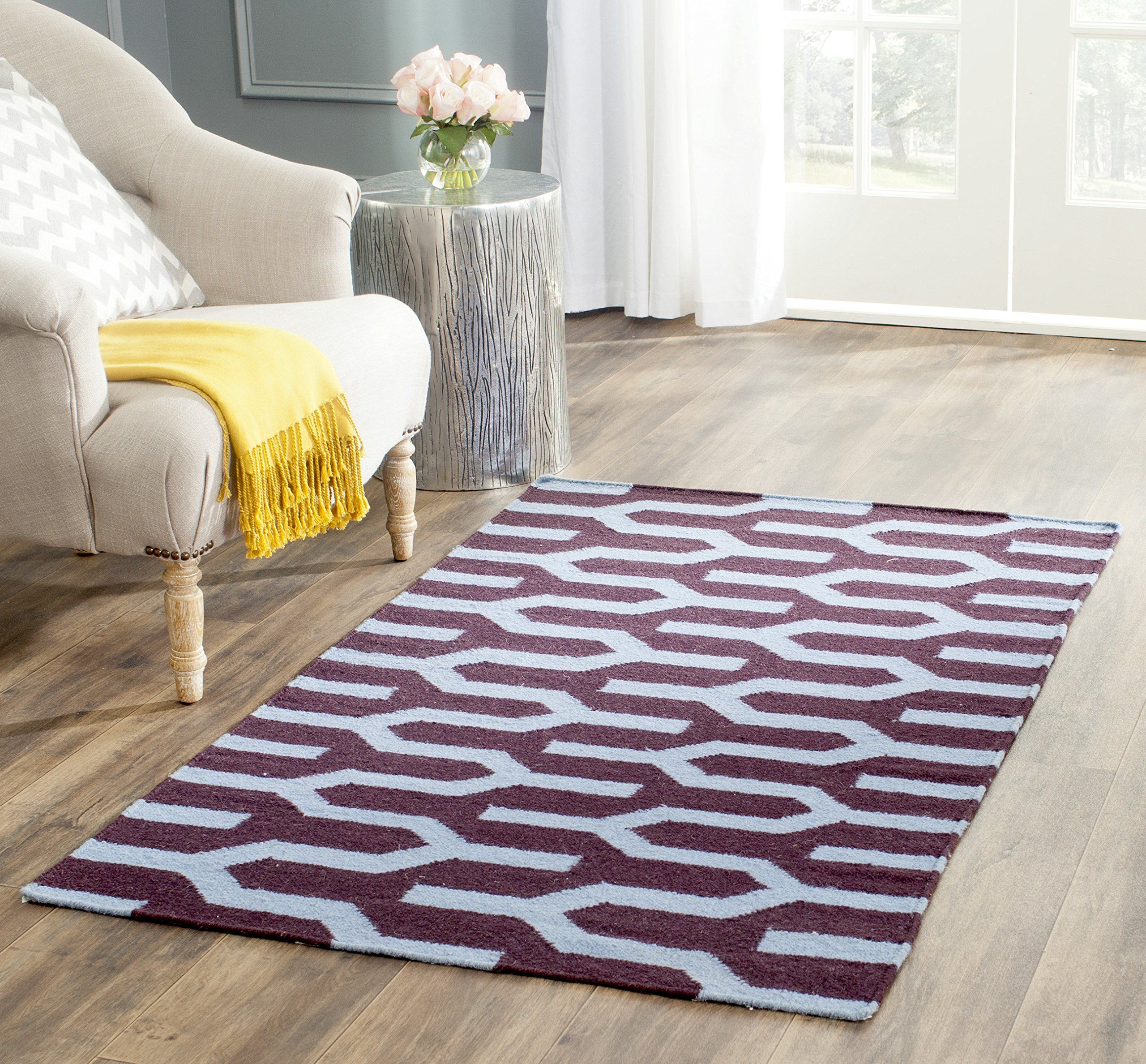 Safavieh Contemporary Indoor Flatweave Rectangle Area Rug, Dhurrie Collection, DHU630, in Purple / Blue, 91 X 152 cm for Living Room, Bedroom or Any Indoor Space