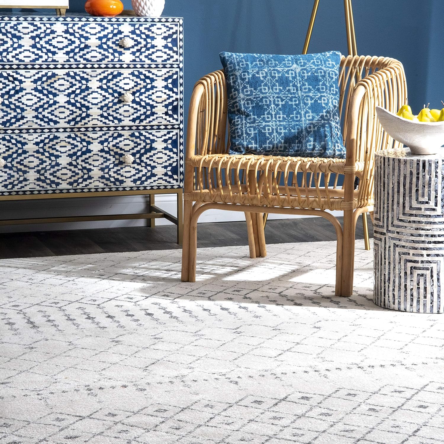 nuLOOM Moroccan Blythe Area Rug, 8' x 10', Grey/Off-white: Furniture & Decor