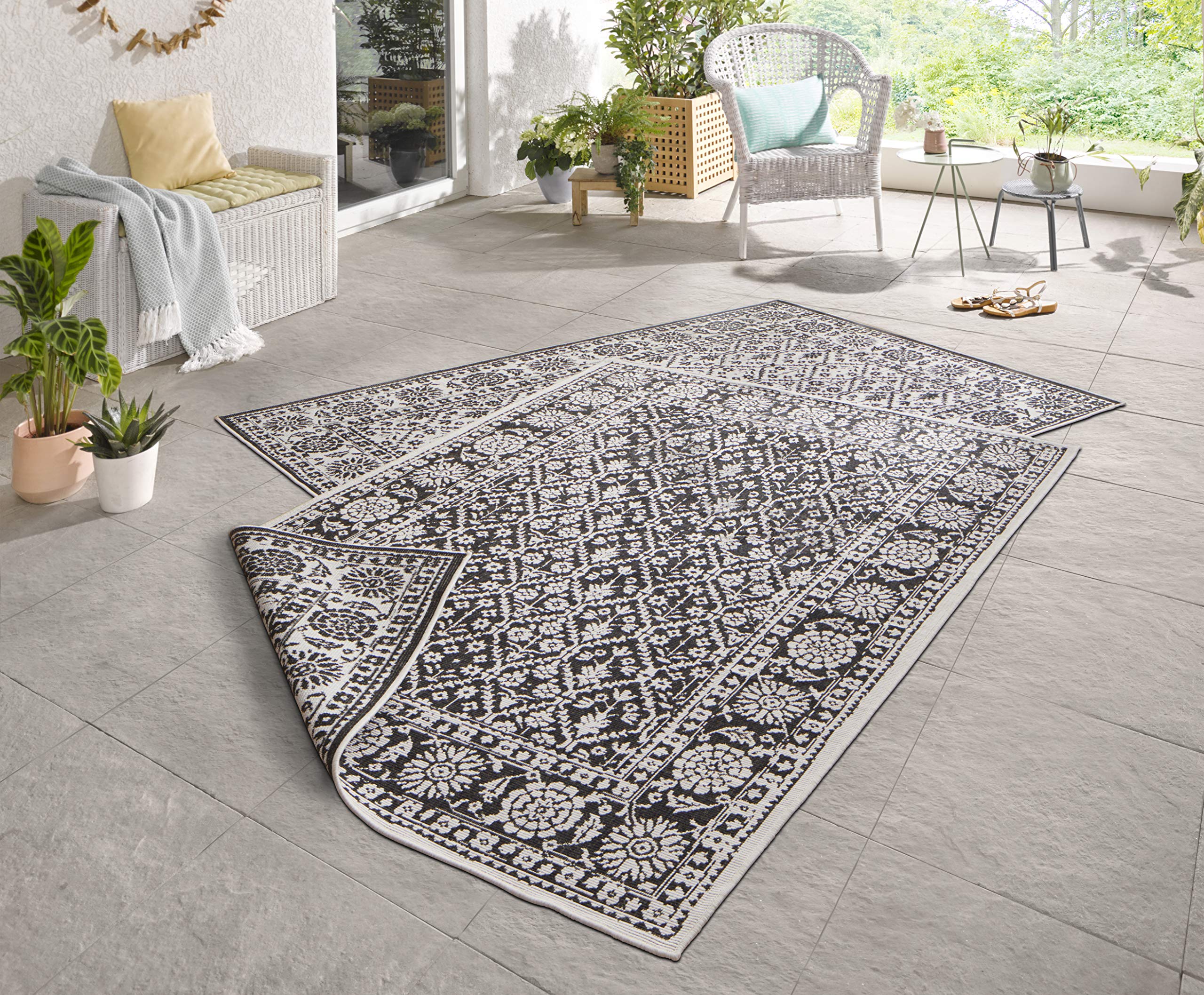 NORTHRUGS Indoor and Outdoor Rug Curacao 80 x 150 cm Reversible Rug Weatherproof Modern Graphic Pattern Runner for Balcony Patio Garden Conservatory Living Room Waterproof in Black Cream