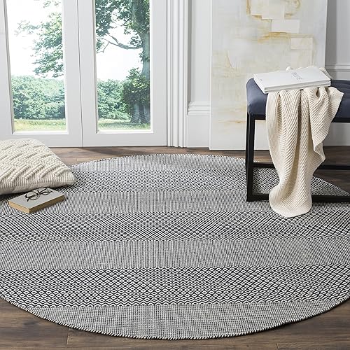 Safavieh Montauk Collection MTK330B Handmade Tassel Cotton Area Rug, 4' x 4' Round, Ivory / Navy